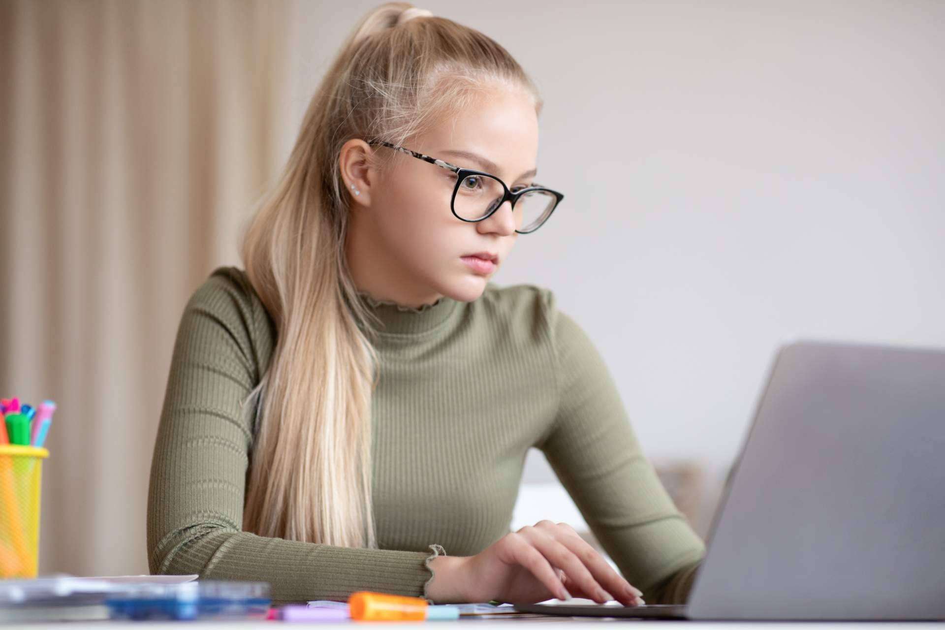 La educación tradicional para niños puede complementarse con la programación