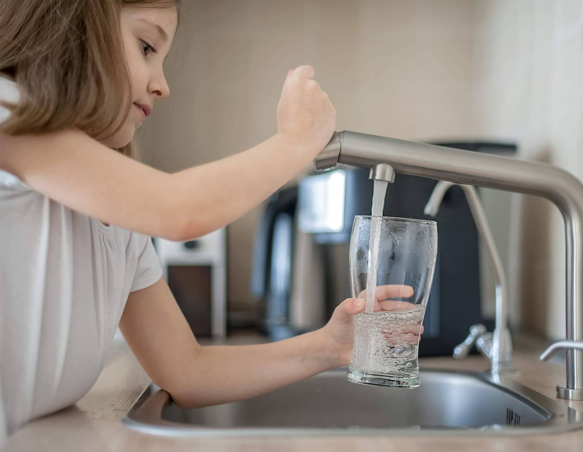 Atrium Salud presenta la solución sostenible para beber agua de calidad desde el grifo