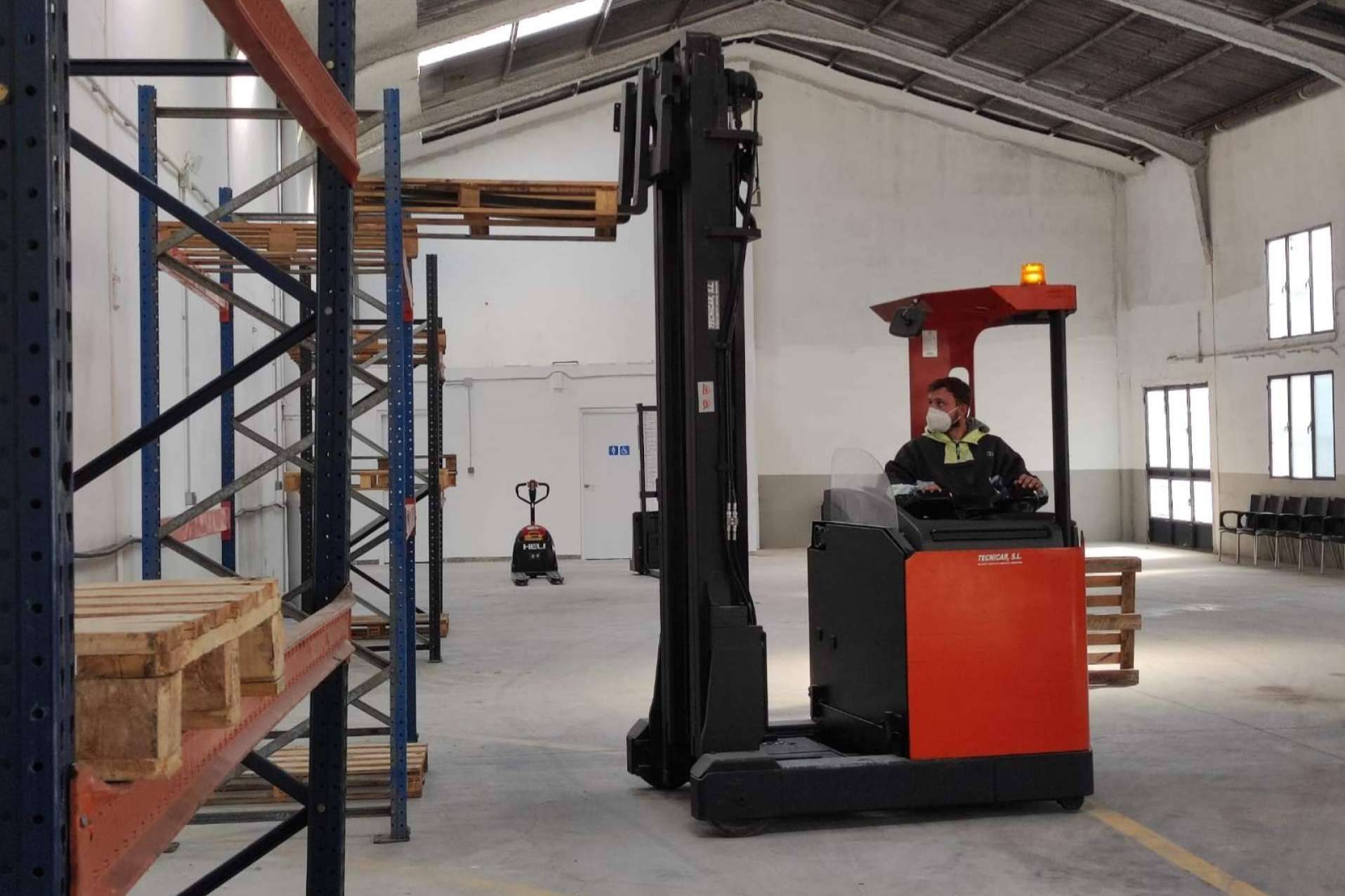 Curso TPC para Aparatos Elevadores vs curso PRL para Carretillas Elevadoras, por Fadecom