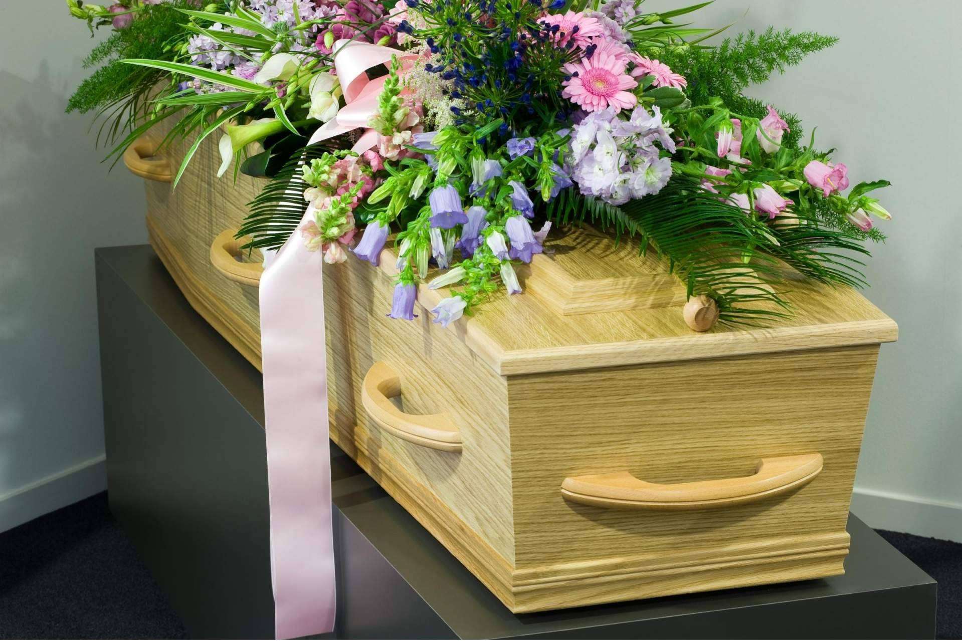 ¿Cuáles son las características de un funeral ecológico? Funos