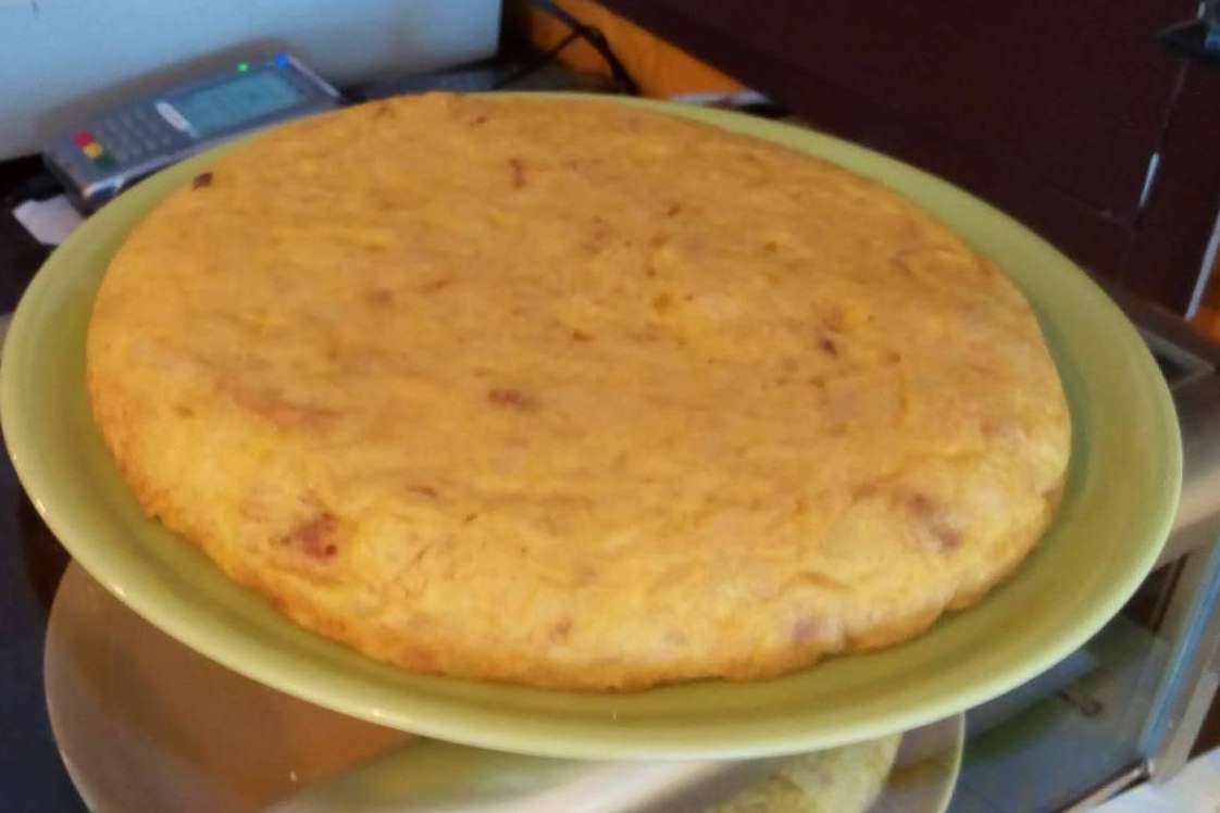 Disfrutar de una buena tortilla de patata en el restaurante acogedor y familiar La Tortilla de Mamá