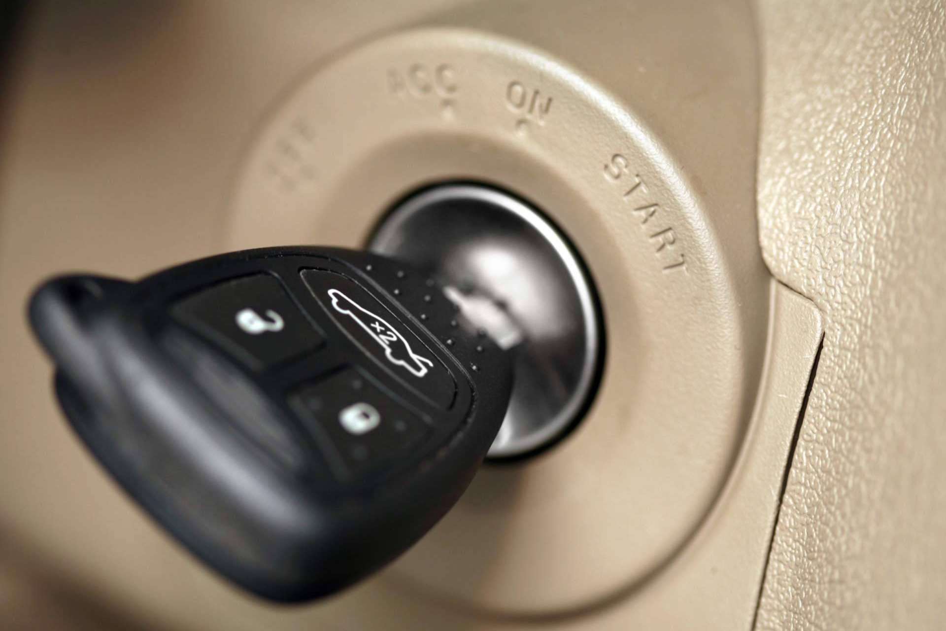 Servicios de duplicados urgentes de llaves de coche y moto de la mano de EGINER