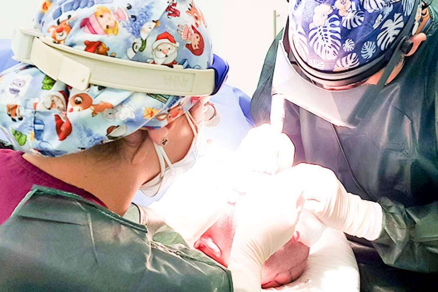 La Clínica Médica Capilar ofrece implantes capilares realizados por sus médicos
