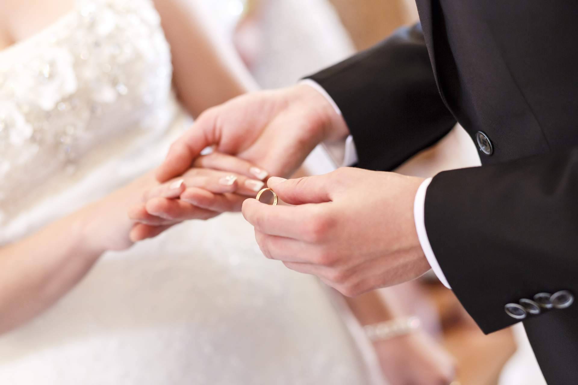 ¿Dónde encontrar alianzas de boda de oro?  Joyería madrileña El Rubí