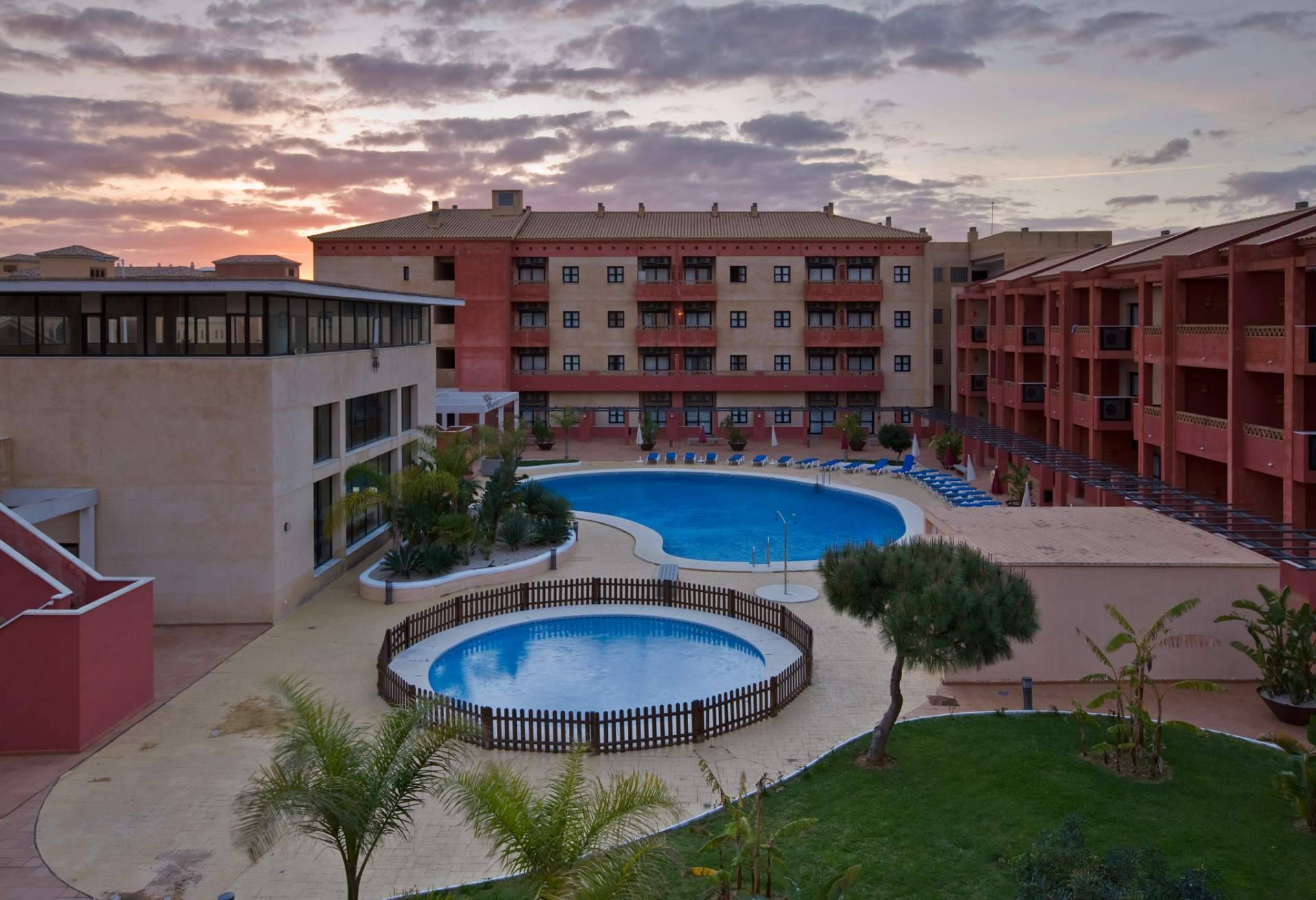 Asesoría acerca de la propiedad horizontal y piscinas comunitarias, por Bazán Abogados