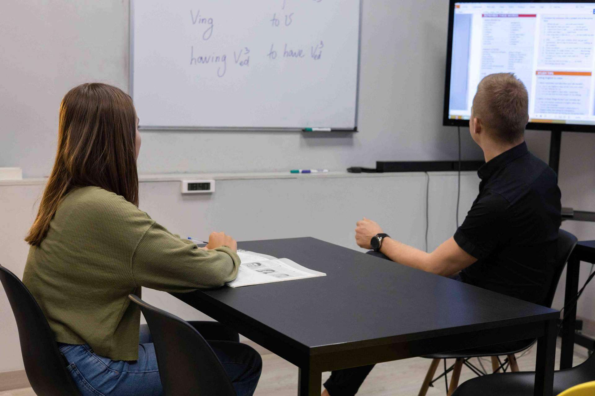 Clases de inglés online y presenciales adaptadas a los requisitos de cada alumno de la mano de Bravo Academy