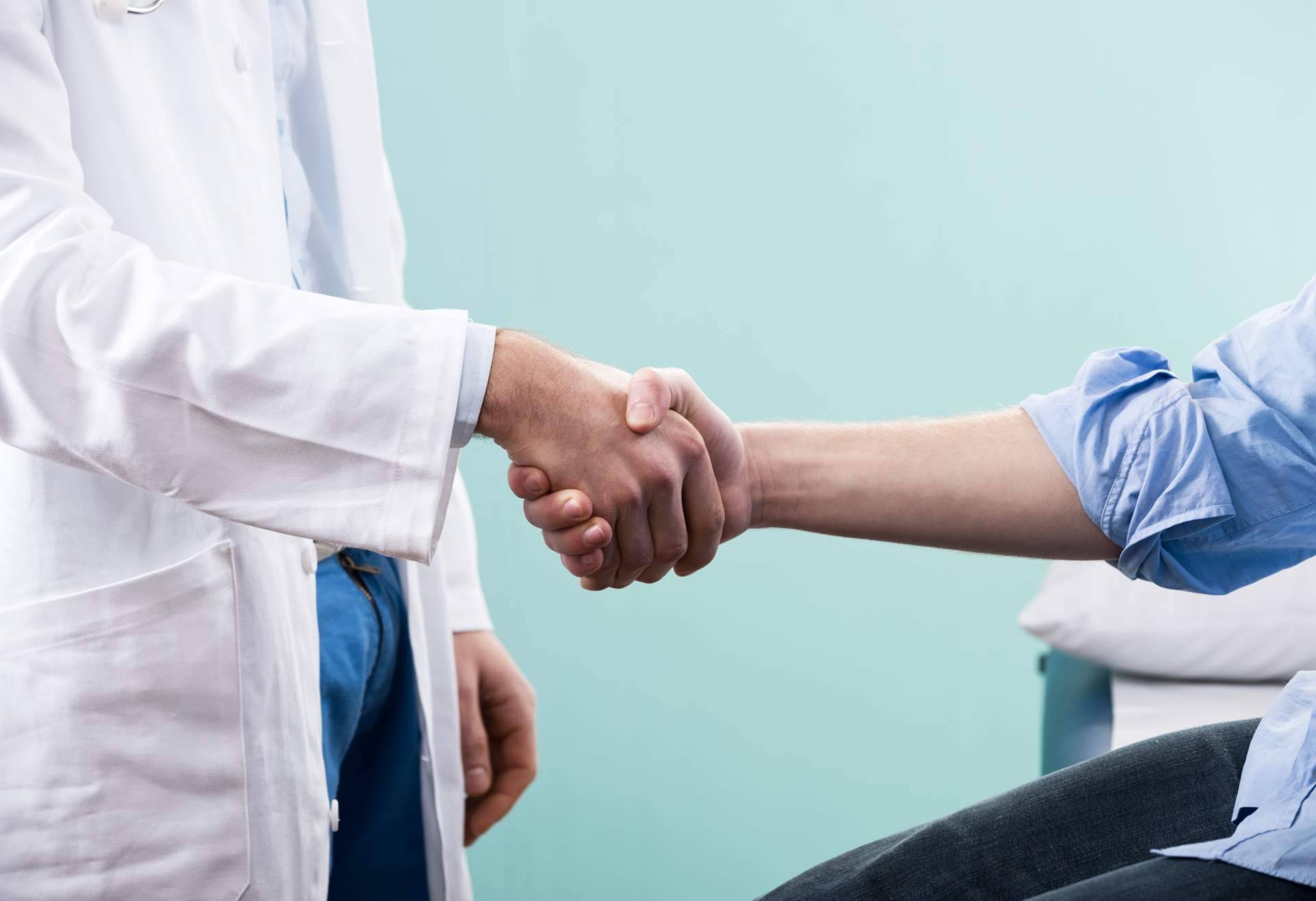 Renovar diversas licencias con el servicio que brinda Centro Médico Sabadell (Emedical)