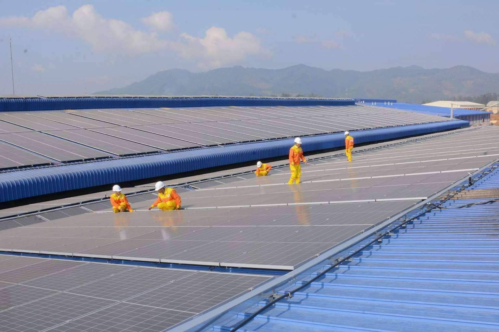 ¿Cuánto cuesta instalar placas solares?, por SOLARINSTALA