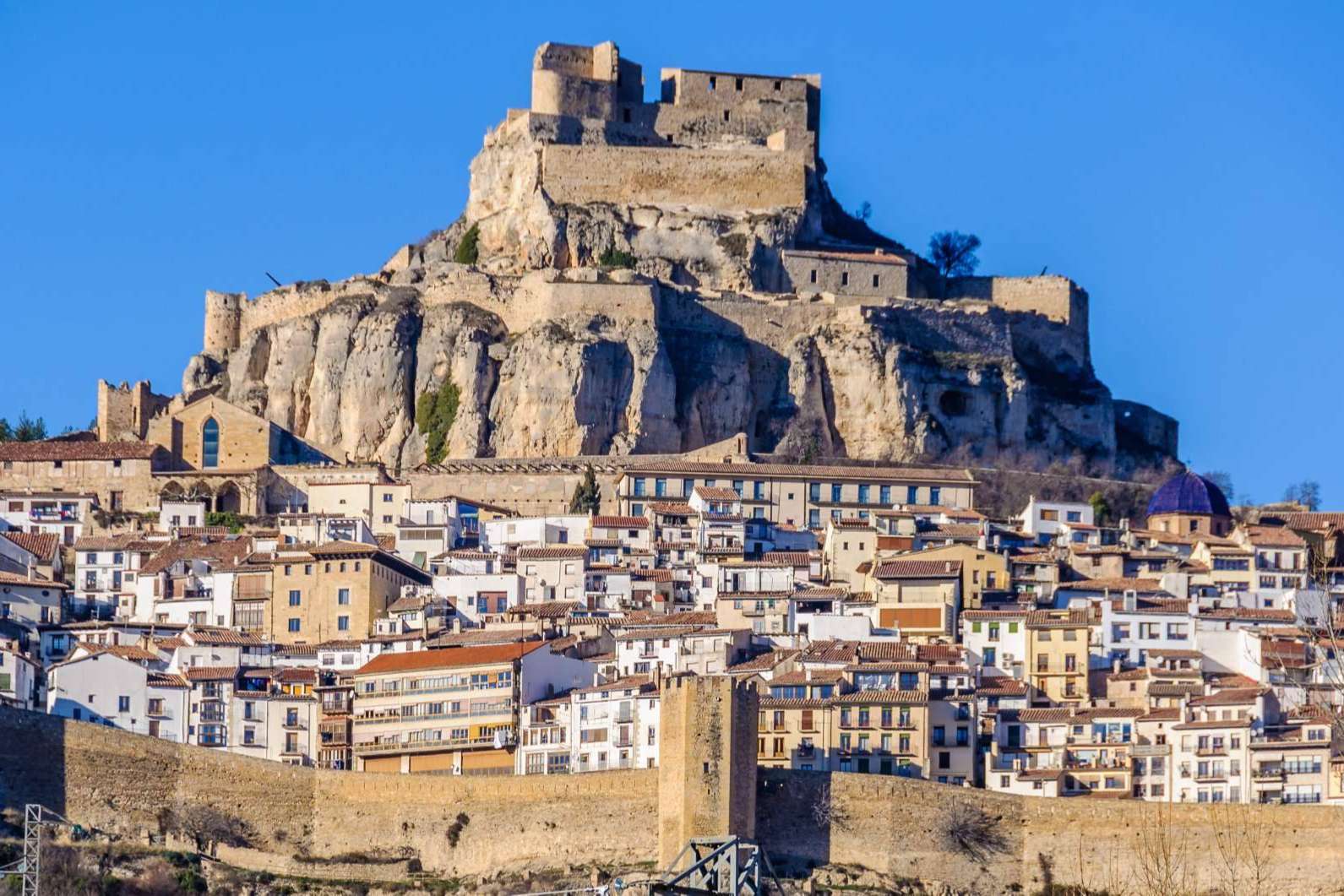 Las principales características del castillo de Morella según el portal web Castellón Virtual