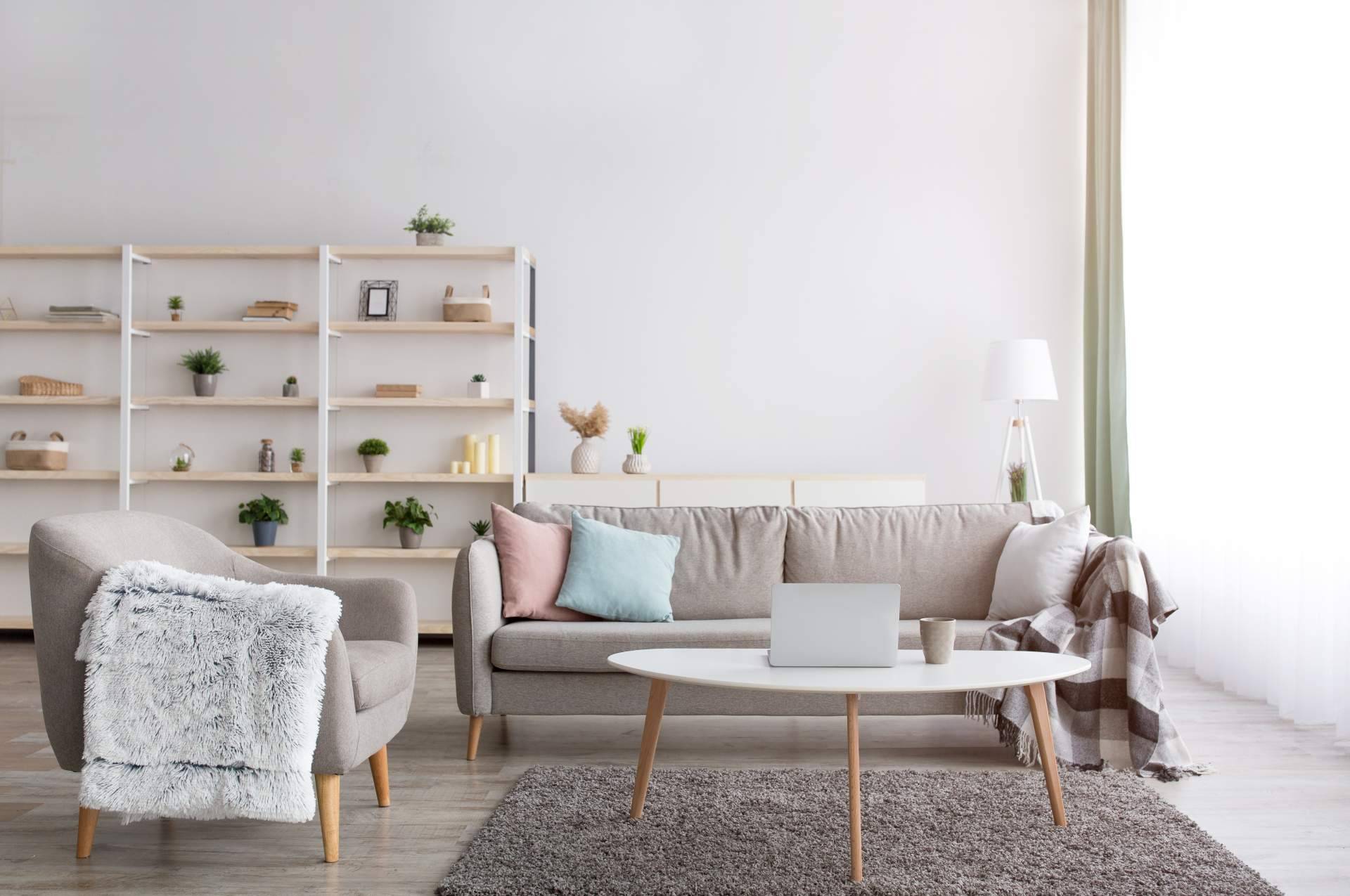 Alquiler de mobiliario ideal para empleados destinados en Madrid, con Home Essentials