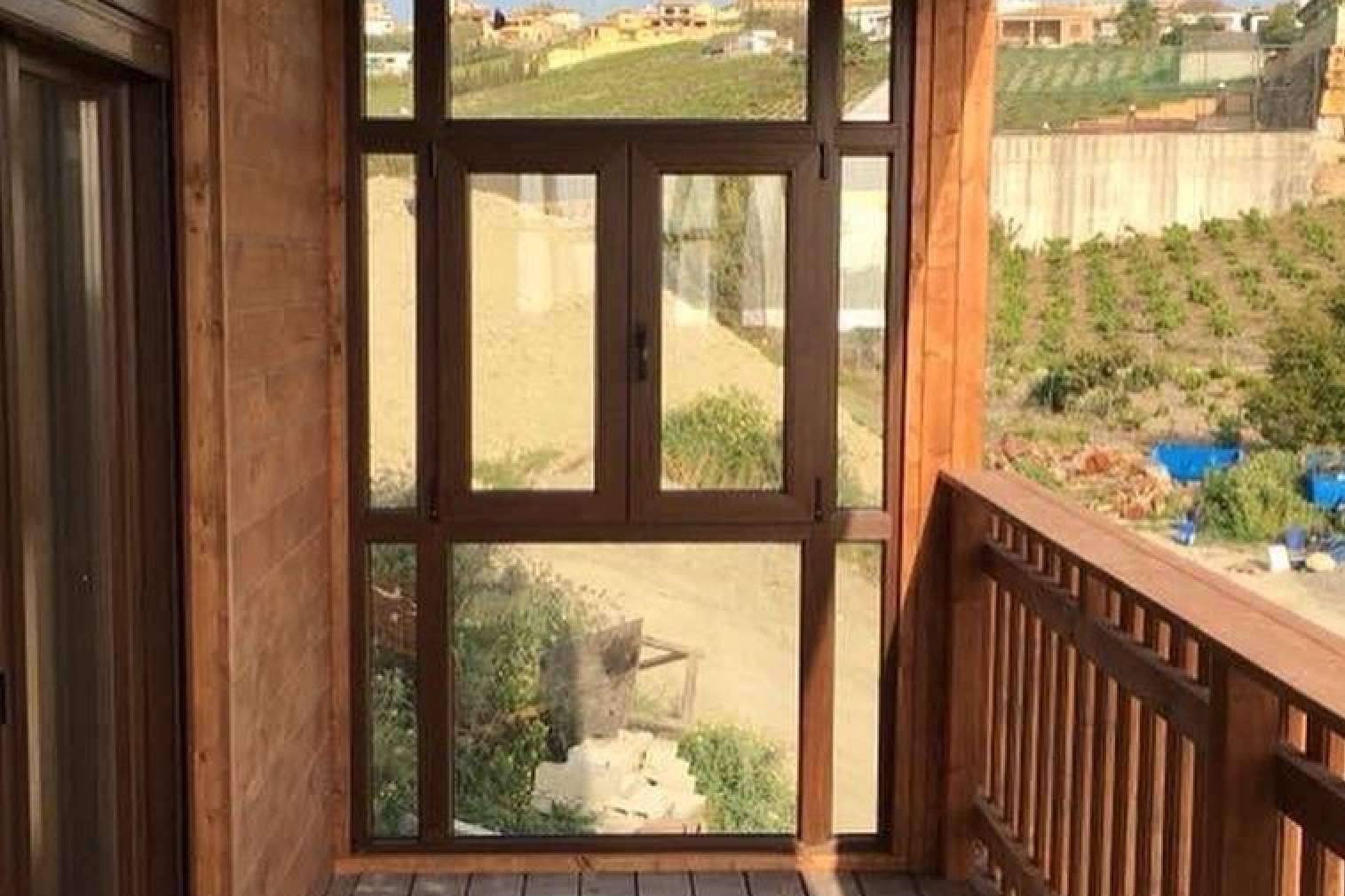 Grupo Del Mader dispone de ventanas y balconeras