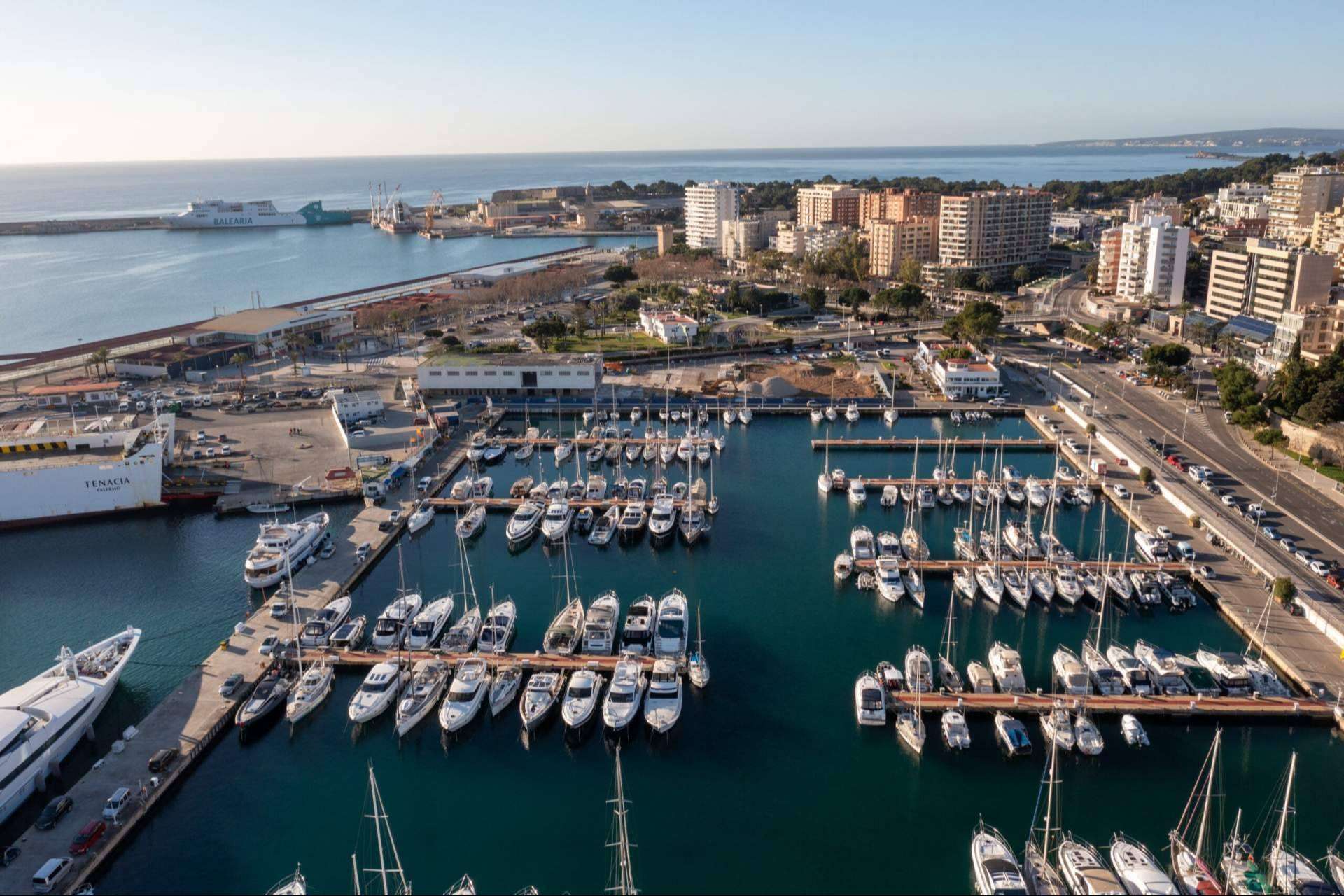 El puerto deportivo Club de Mar Mallorca apostará por el saneamiento por vacío de Flovac