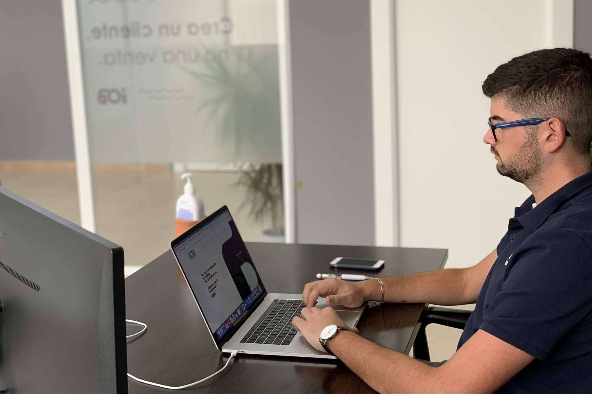 Iván Oller, experto en marketing digital, ayuda a potenciar marcas para mejorar su rentabilidad