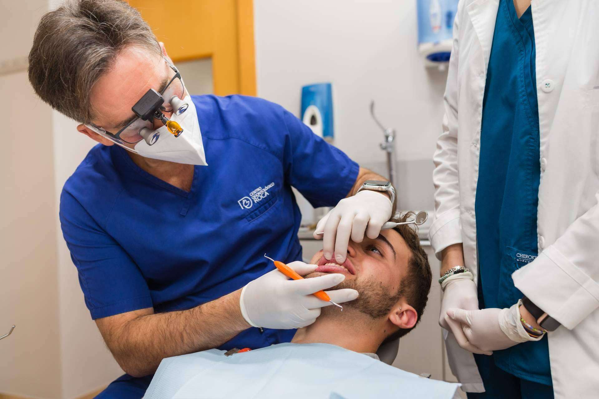Todo tipo de tratamientos odontológicos para cualquier necesidad en Dental Roca