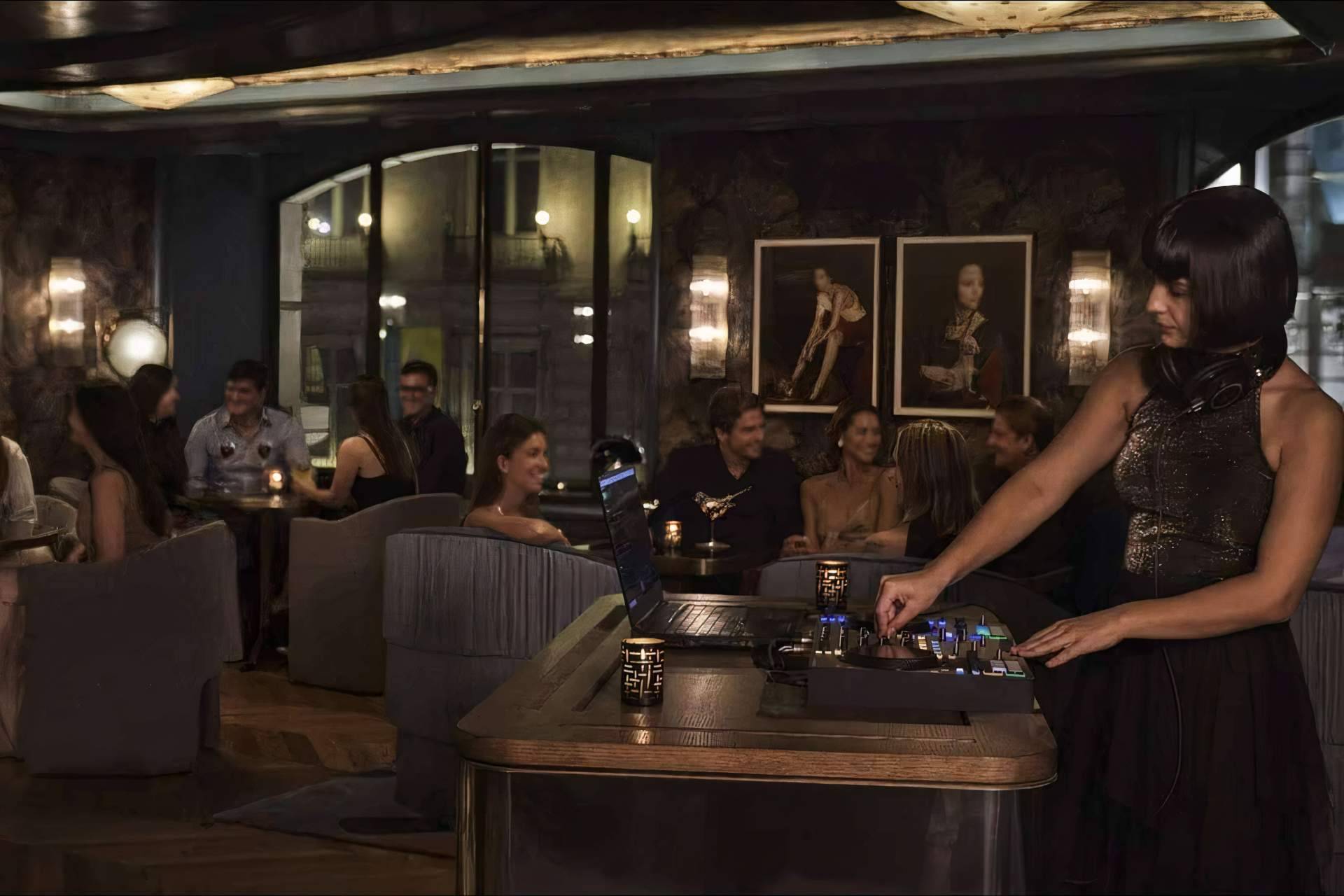 La tendencia de contratar a un DJ para eventos en hoteles y restaurantes de lujo