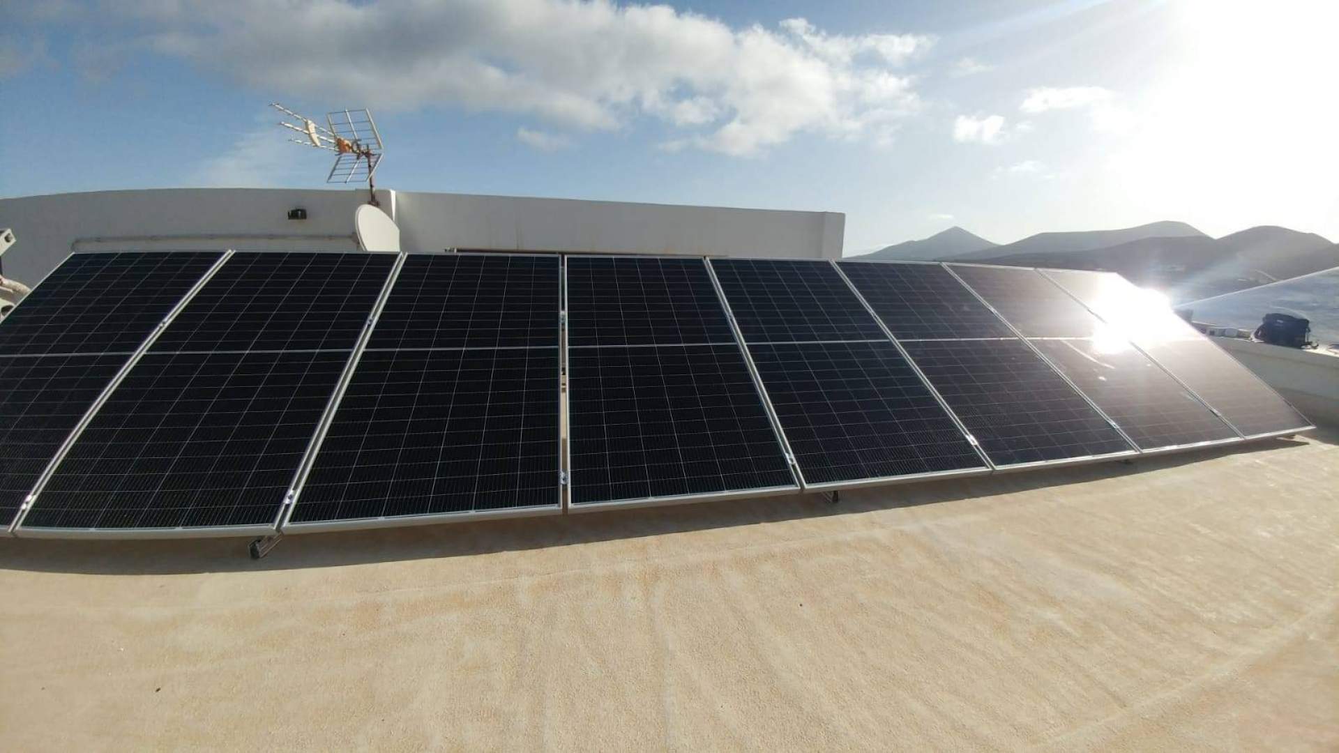 Las placas solares son el futuro, según Estudio Termosolar