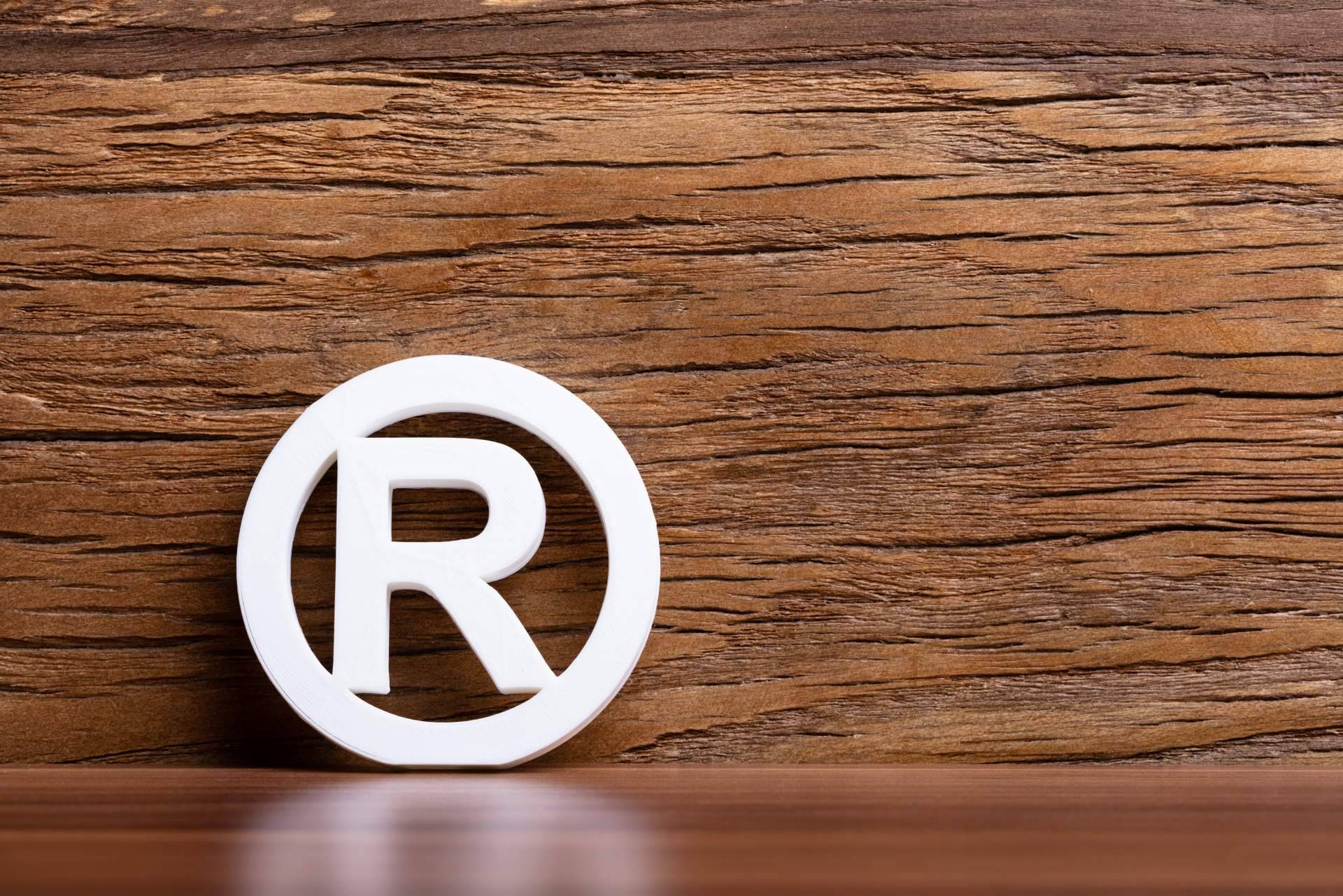 ¿Registrar una marca o un nombre comercial?, por iMarcas