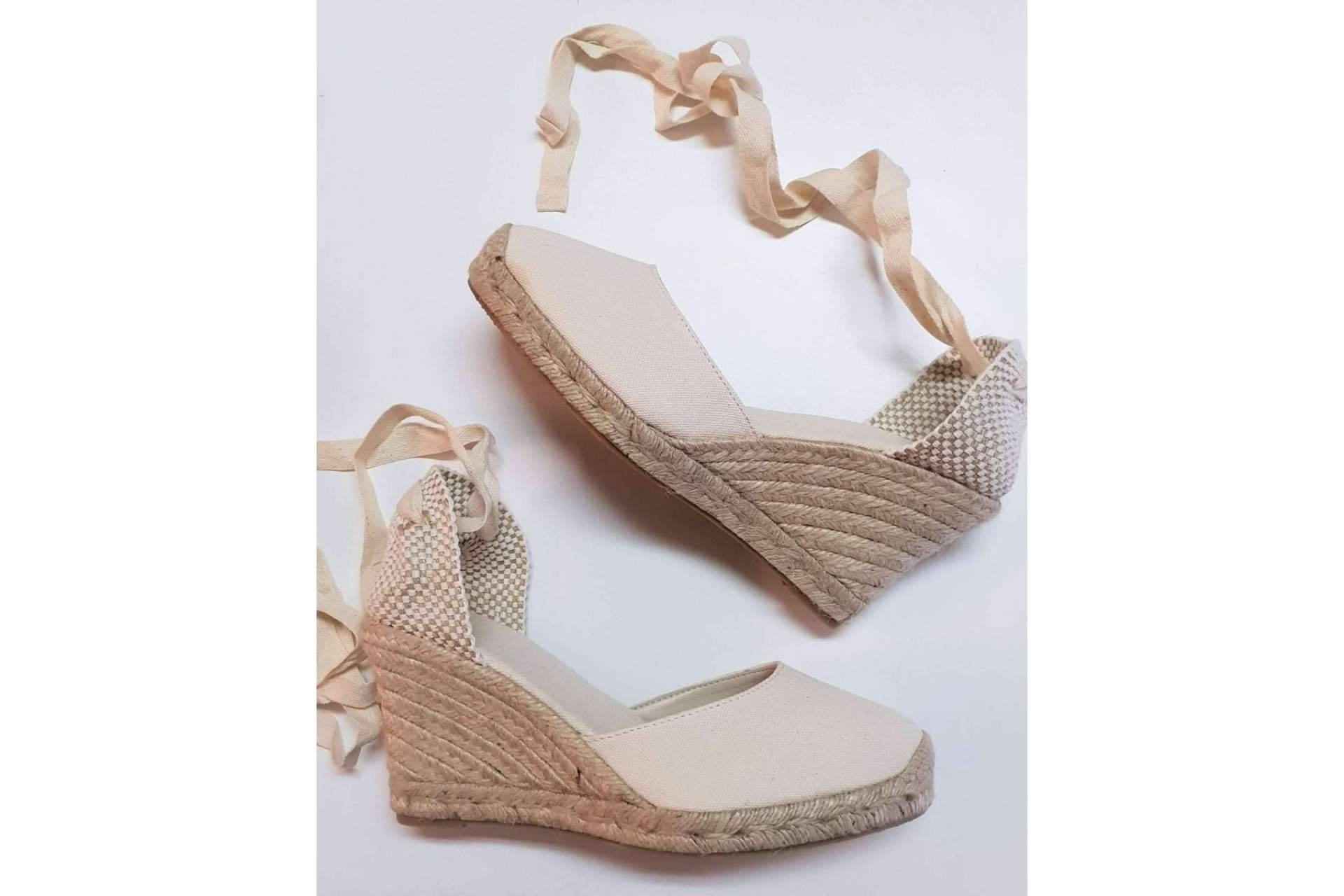 MUMICO y su innovadora colección de alpargatas de novia