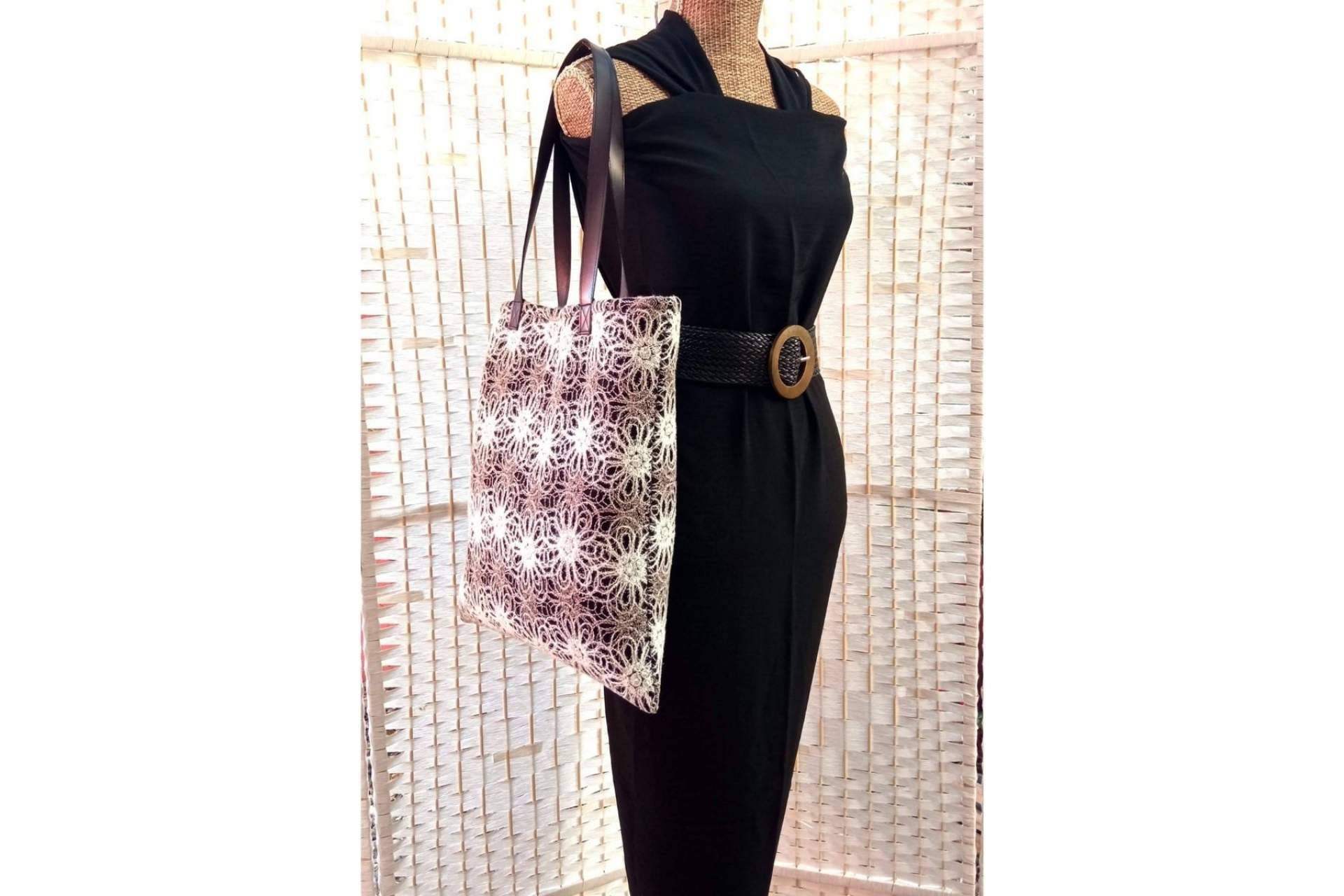 Diseños originales y exclusivos de tote bags para marcar la diferencia, con Inirt Atelier