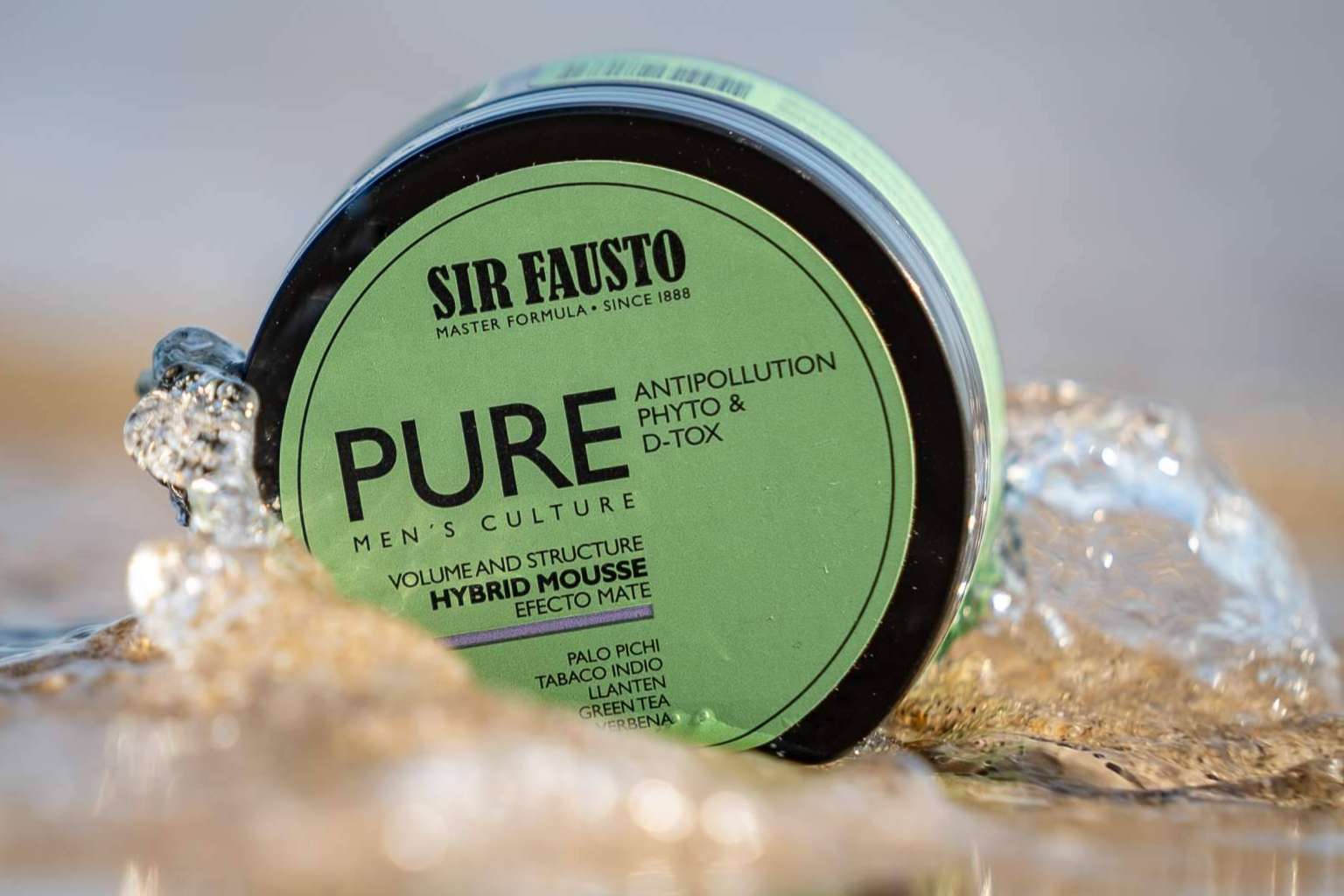 Sir Fausto ofrece, para todo tipo de cabellos, productos de peinado masculino