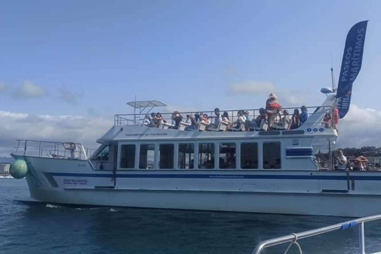 Reservas privadas en barco con la flota de catamaranes de Ciudad San Sebastián