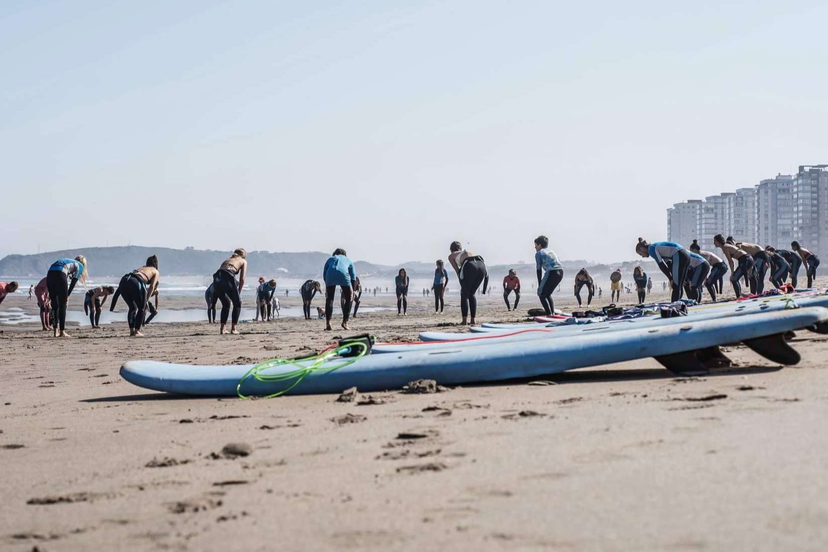 El surfcamp ubicado en Salinas, las actividades que ofrece Family Surfers - Las Dunas