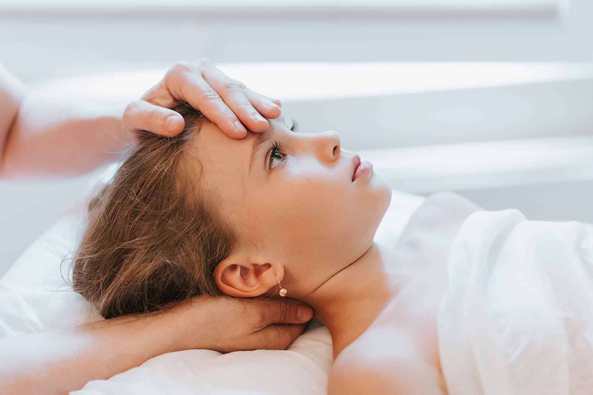 ¿Qué es la terapia craneosacral?