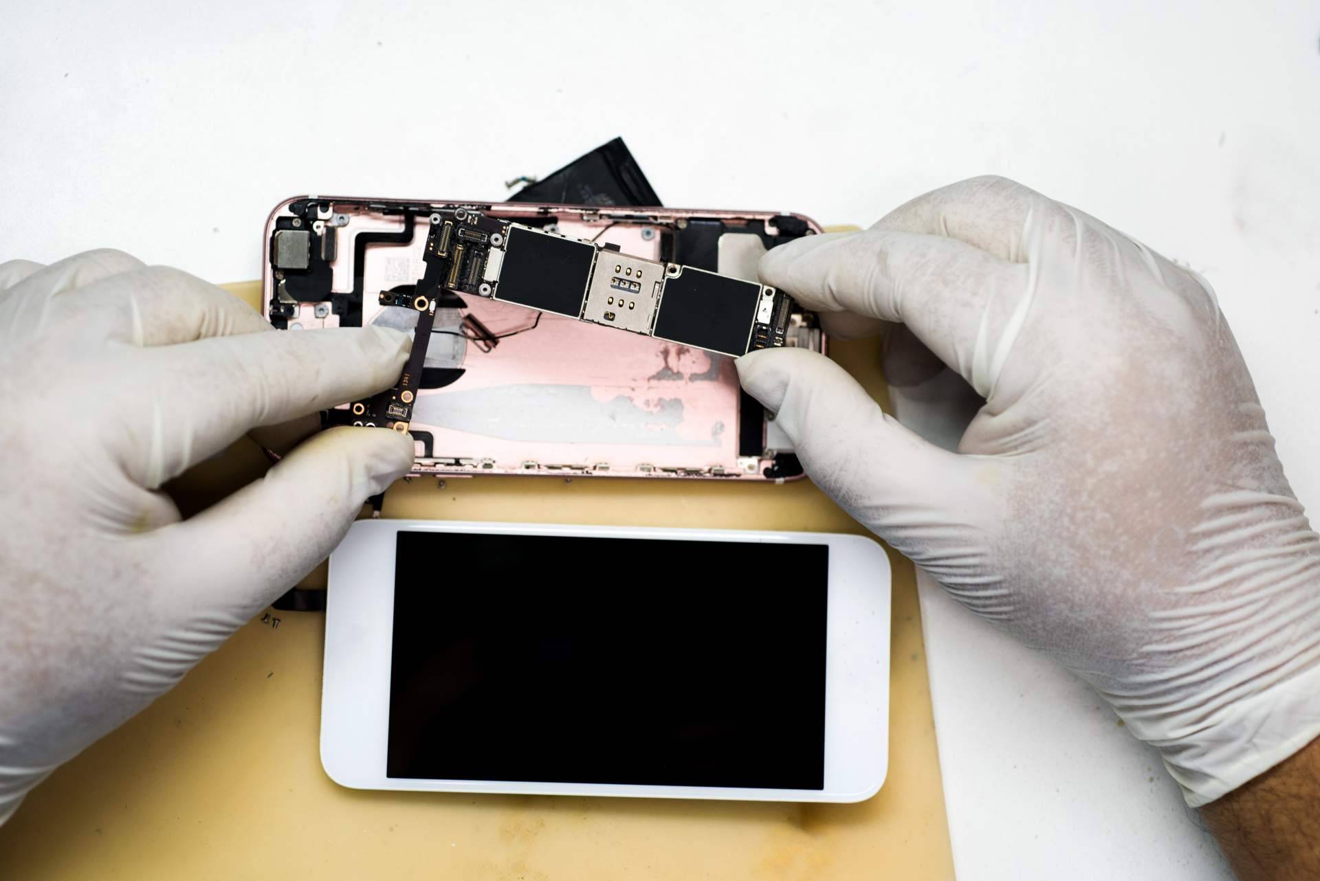 InforMovil 2.0, ¿Por qué reparar iPhones es barato?