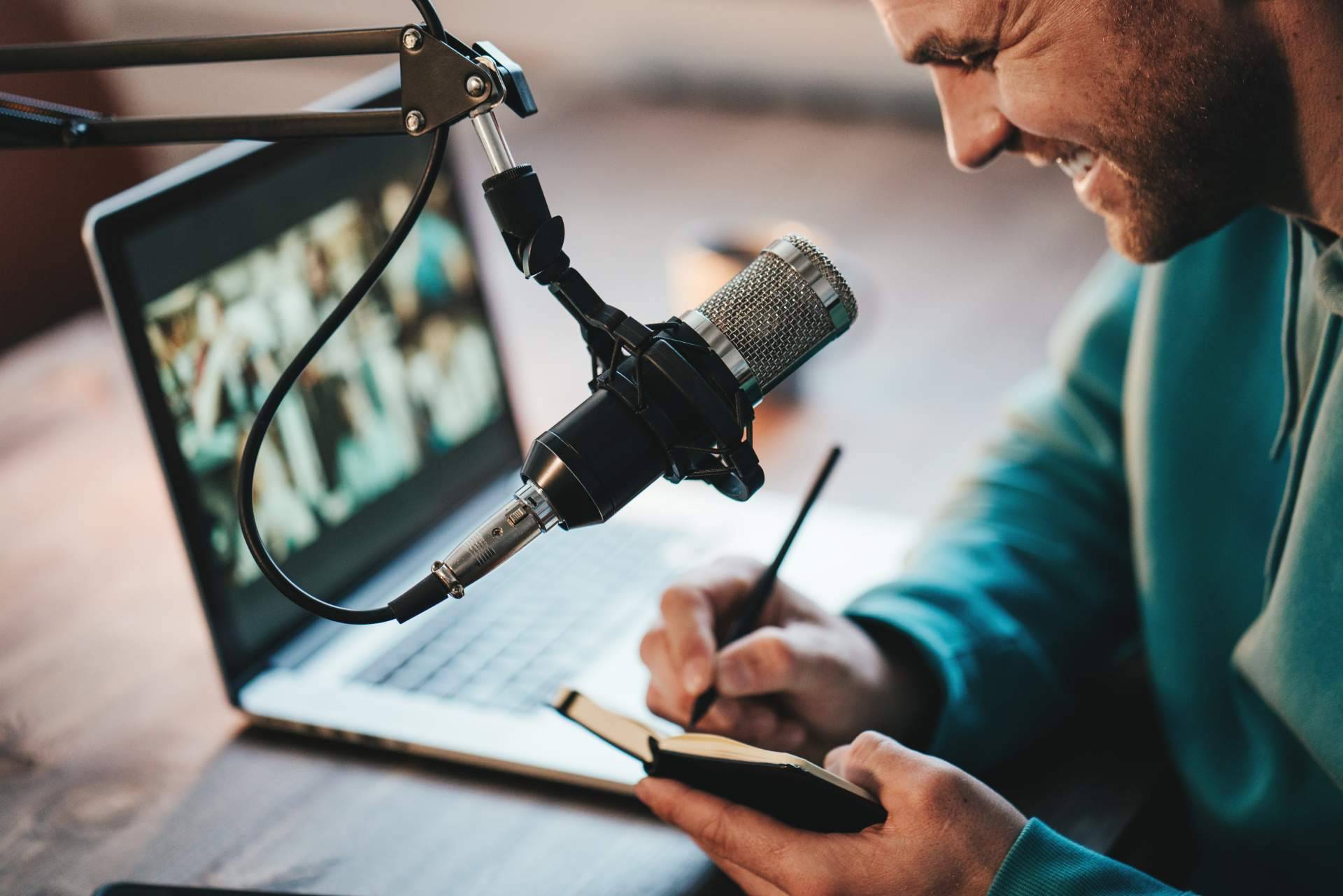 Crear un podcast de empresa es posible de la mano de Cursos Podcast