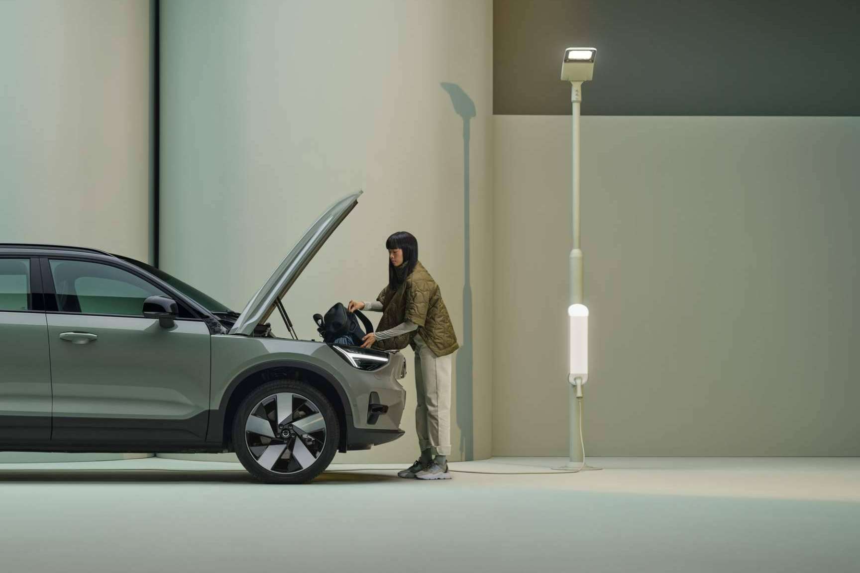 Los modelos XC40 Recharge y C40 Recharge de vehículos eléctricos Volvo, disponibles en Lleida