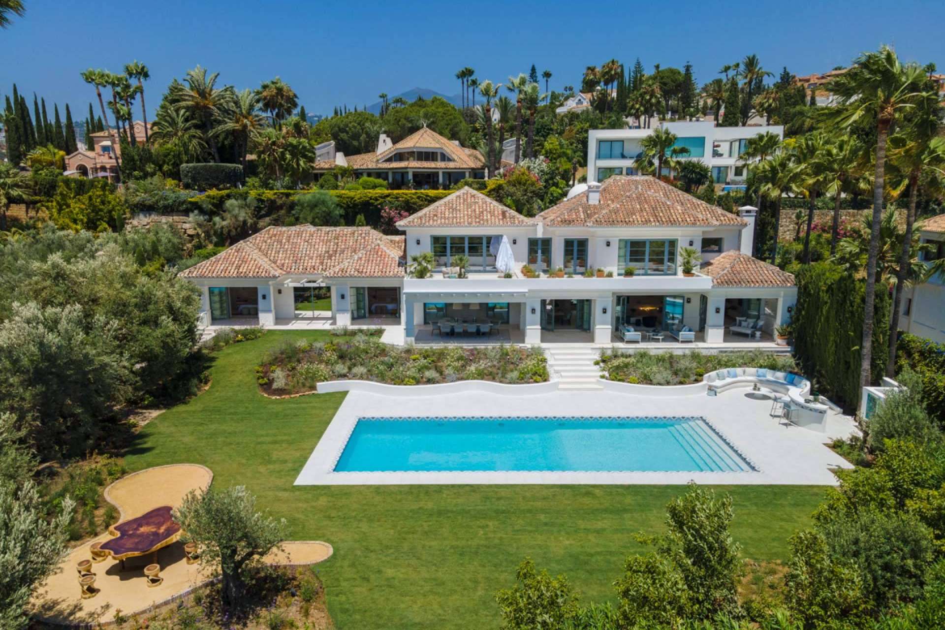 Las villas de lujo de Zeuthen & Company en La Cerquilla de Nueva Andalucia