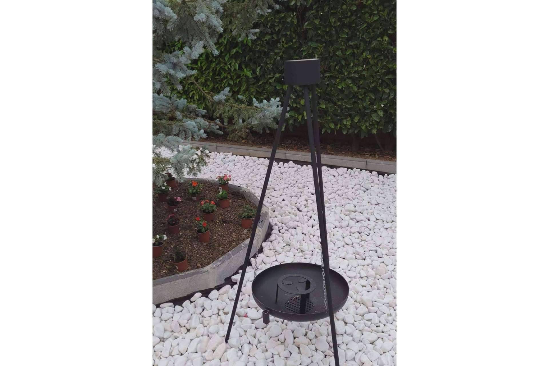 Gaudir Amb Foc permite disfrutar del fuego en el jardín con chimeneas de exterior y otros productos