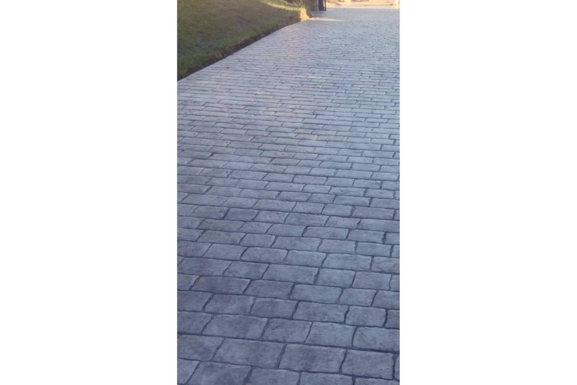 Hormigones Adrián expone las ventajas de poner hormigón impreso en el exterior de casa