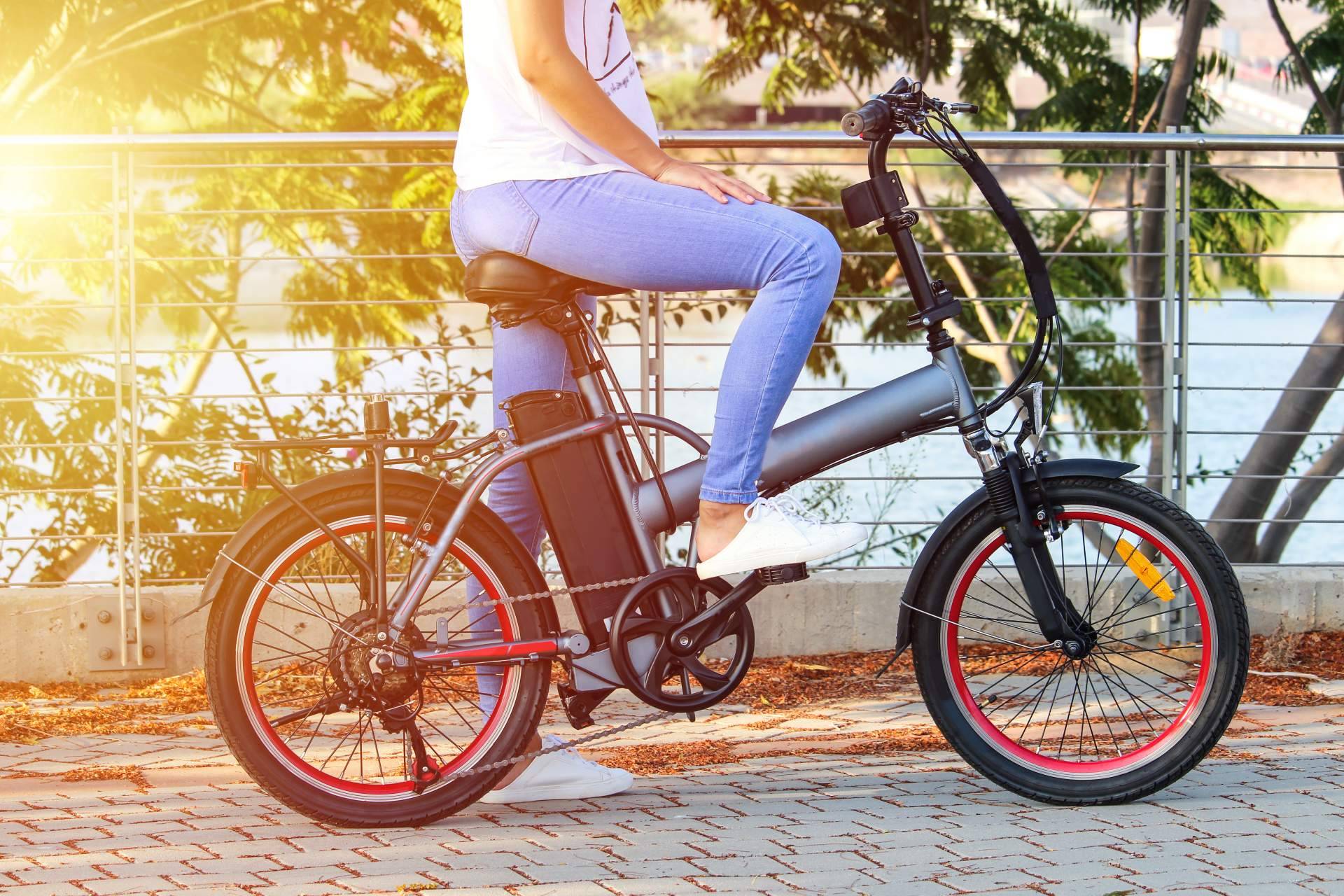 Las subvenciones en la compra de motos eléctricas, de la mano de Emotobike
