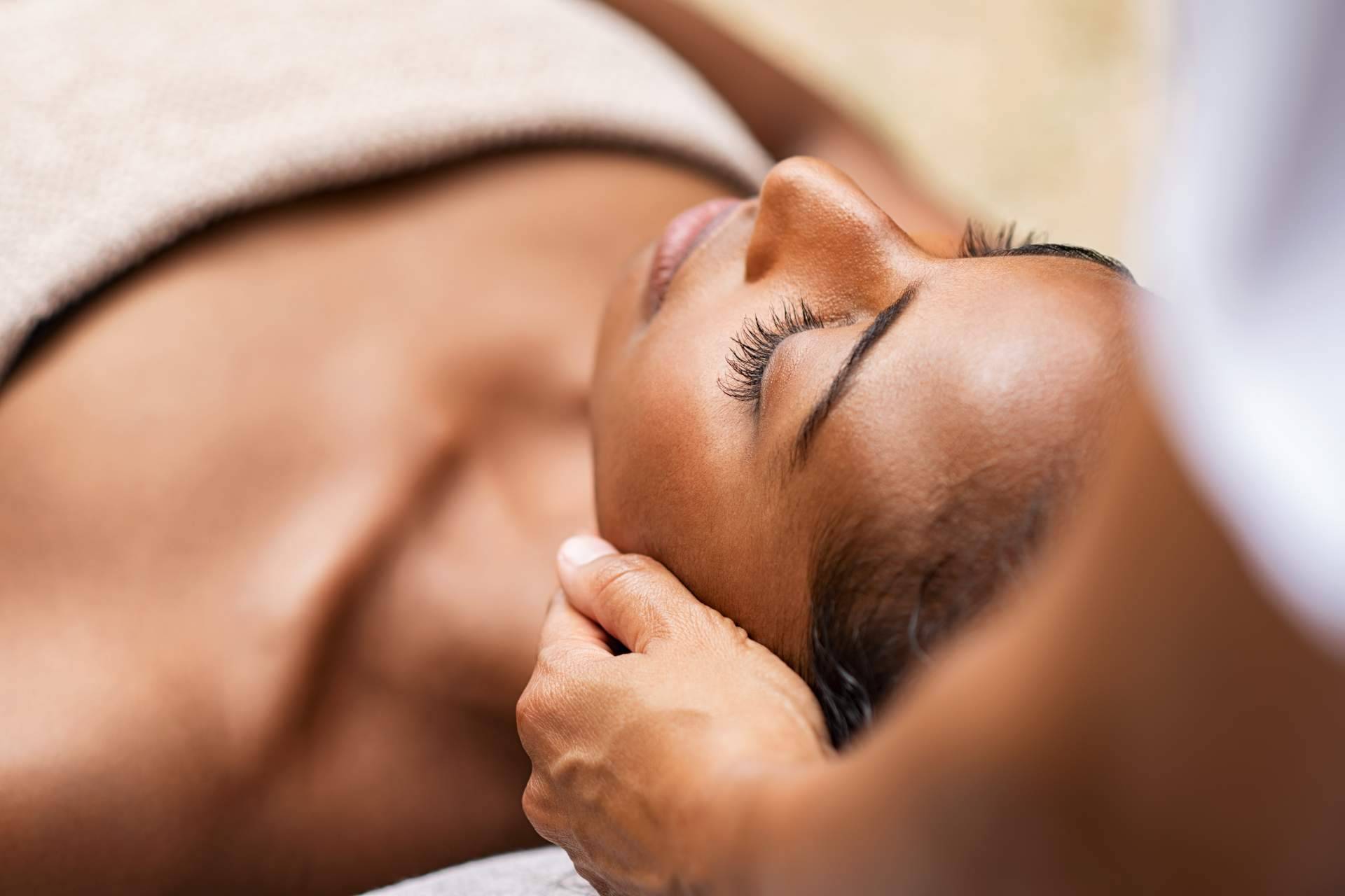 El tratamiento de hidrodermoabrasión facial que realiza Crina Rus Beauty Center