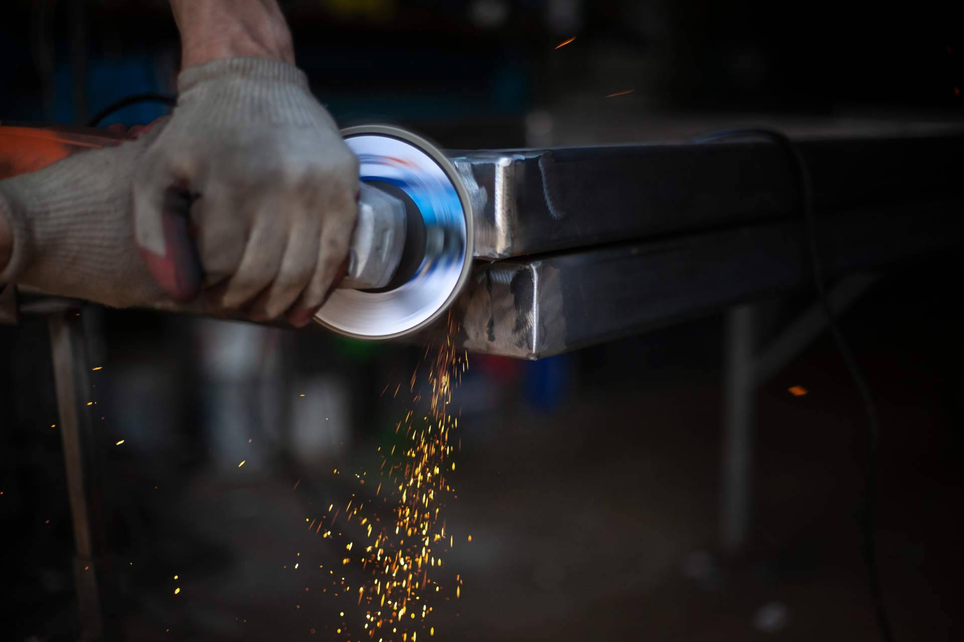 Una de las empresas referentes de carpintería metálica y de aluminio en Asturias, Fenelux