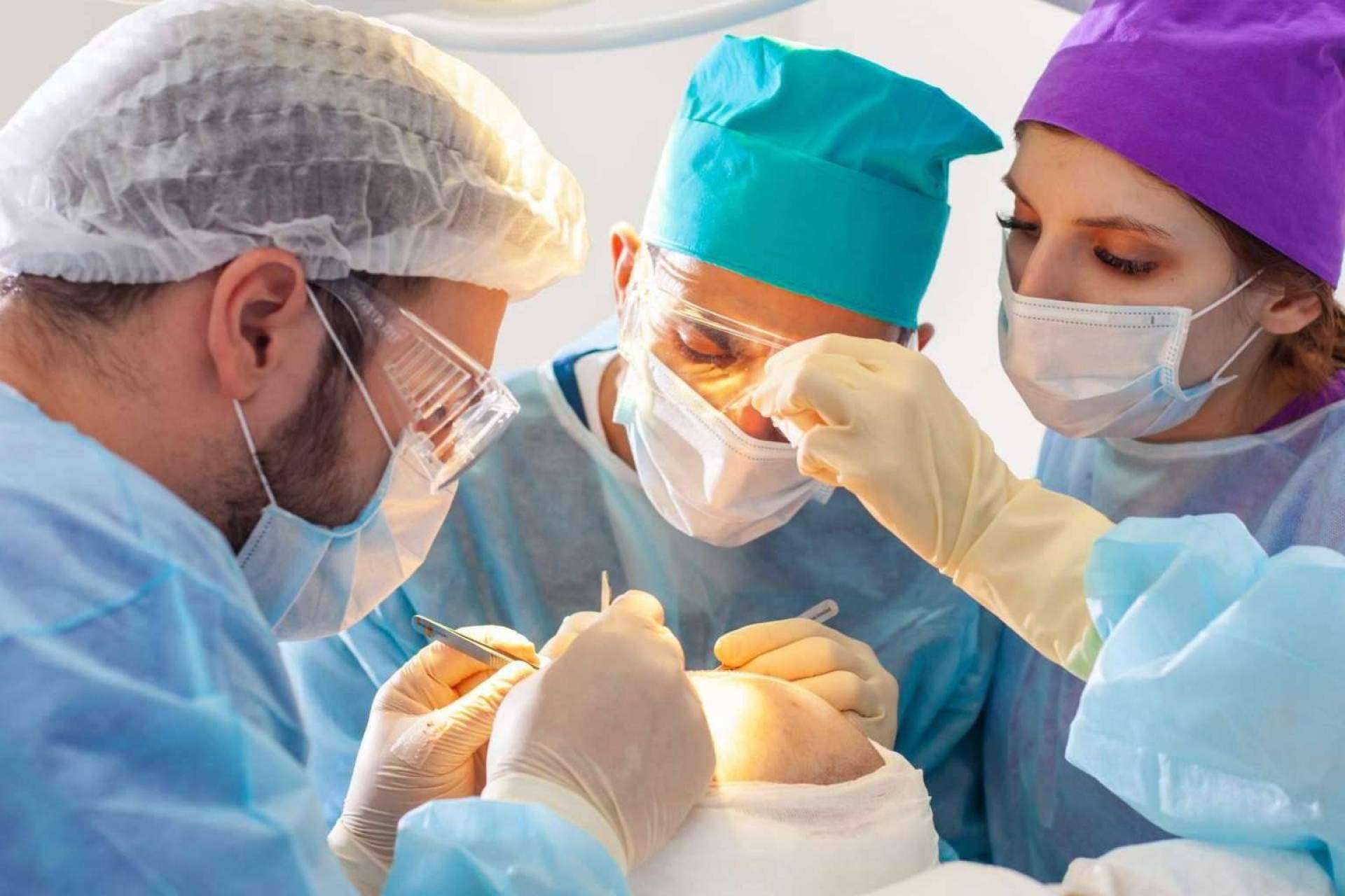 La excelencia de los injertos capilares llega a Boadilla con la dirección del máster internacional para médicos de esta disciplina