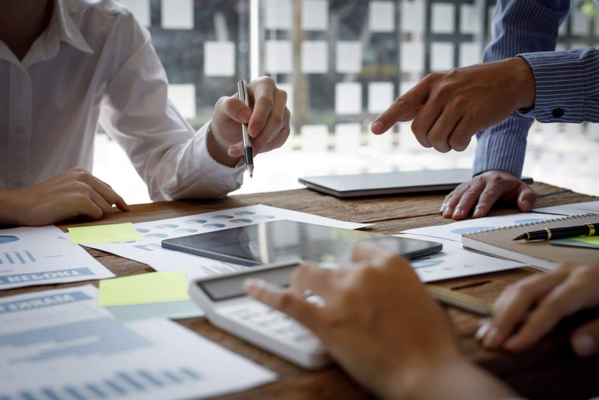 La importancia de contar con un experto que ofrezca soluciones financieras para una empresa