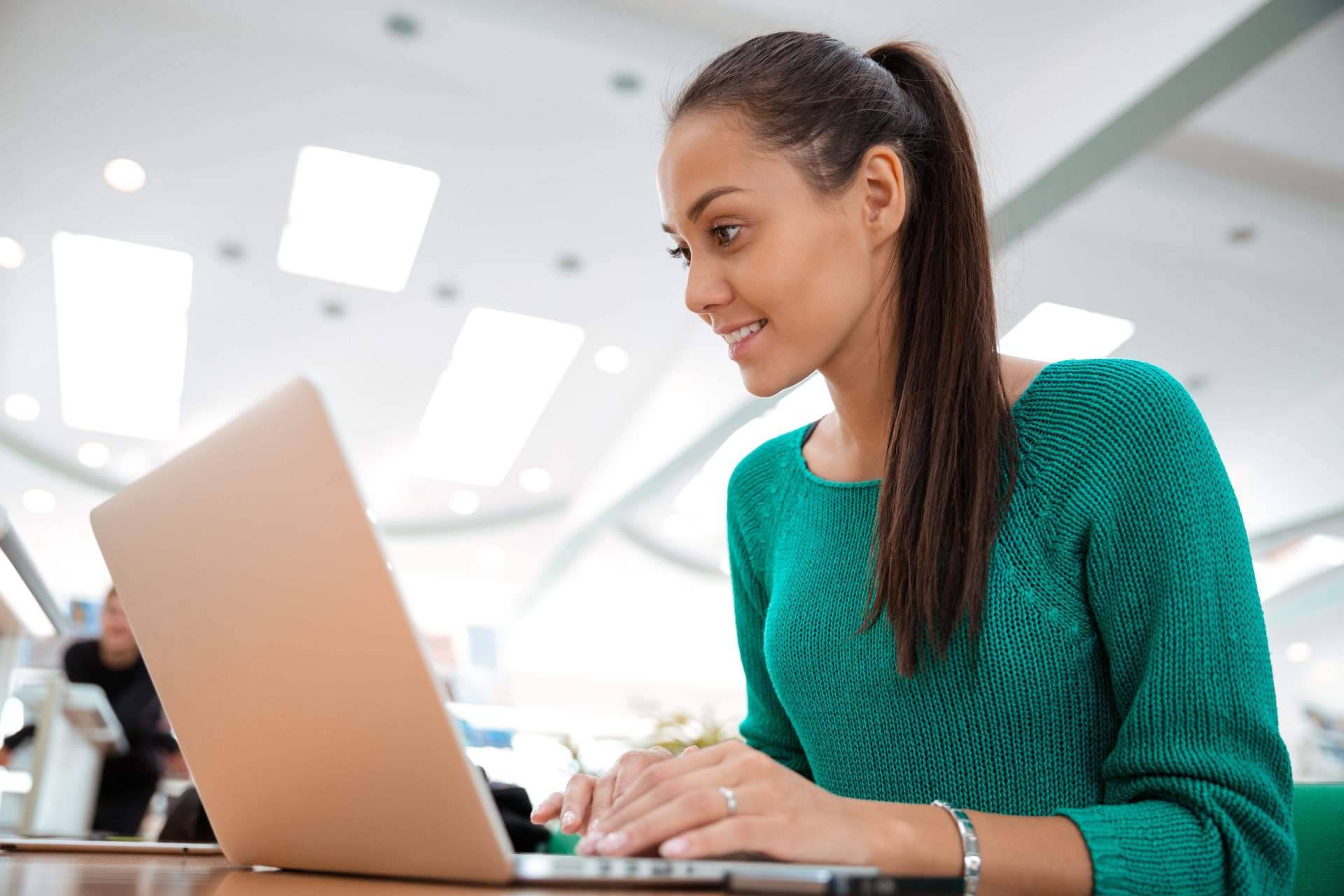 Autoescuela 2000 permite aprovechar el tiempo con las clases teóricas online