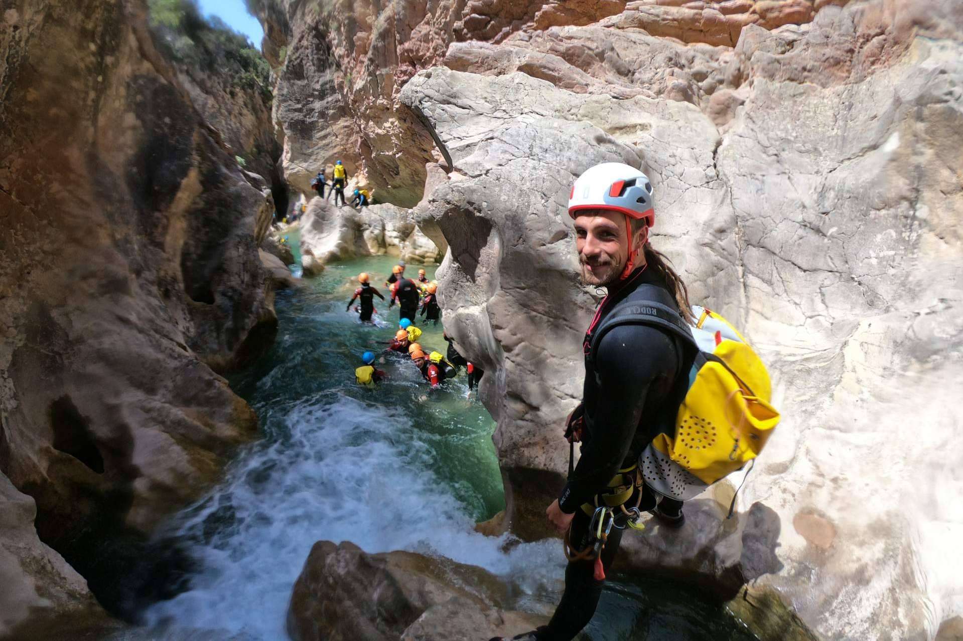 Hacer barranquismo en la Sierra de Guara de la mano de Rumbo Aventura, el plan perfecto para este verano para los más aventureros
