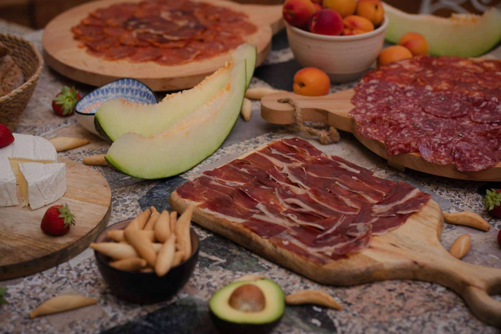 El jamón de Enrique Tomás presente en las celebraciones de verano