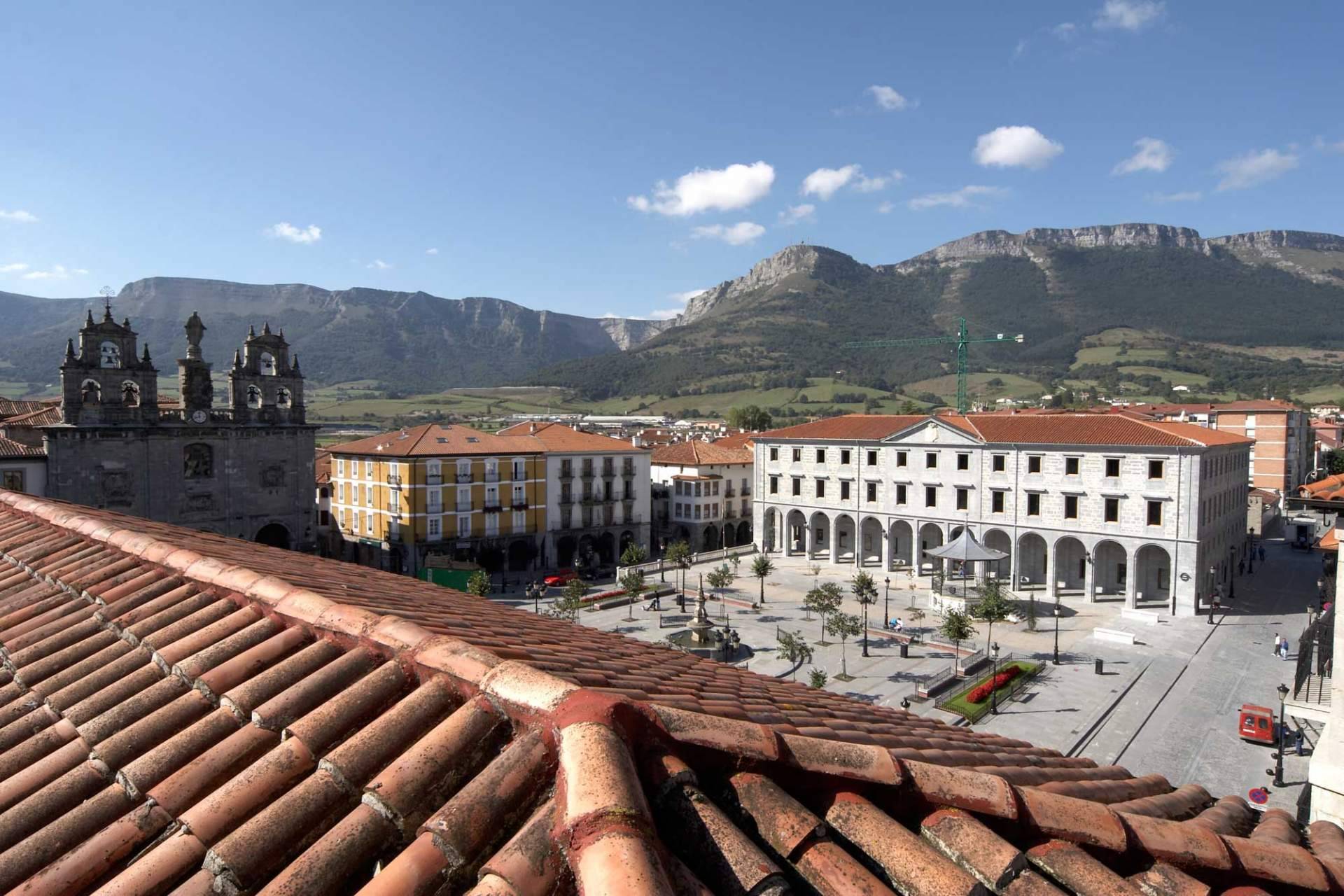 Disfrutar de un menú degustación en el casco histórico de la ciudad de Orduña