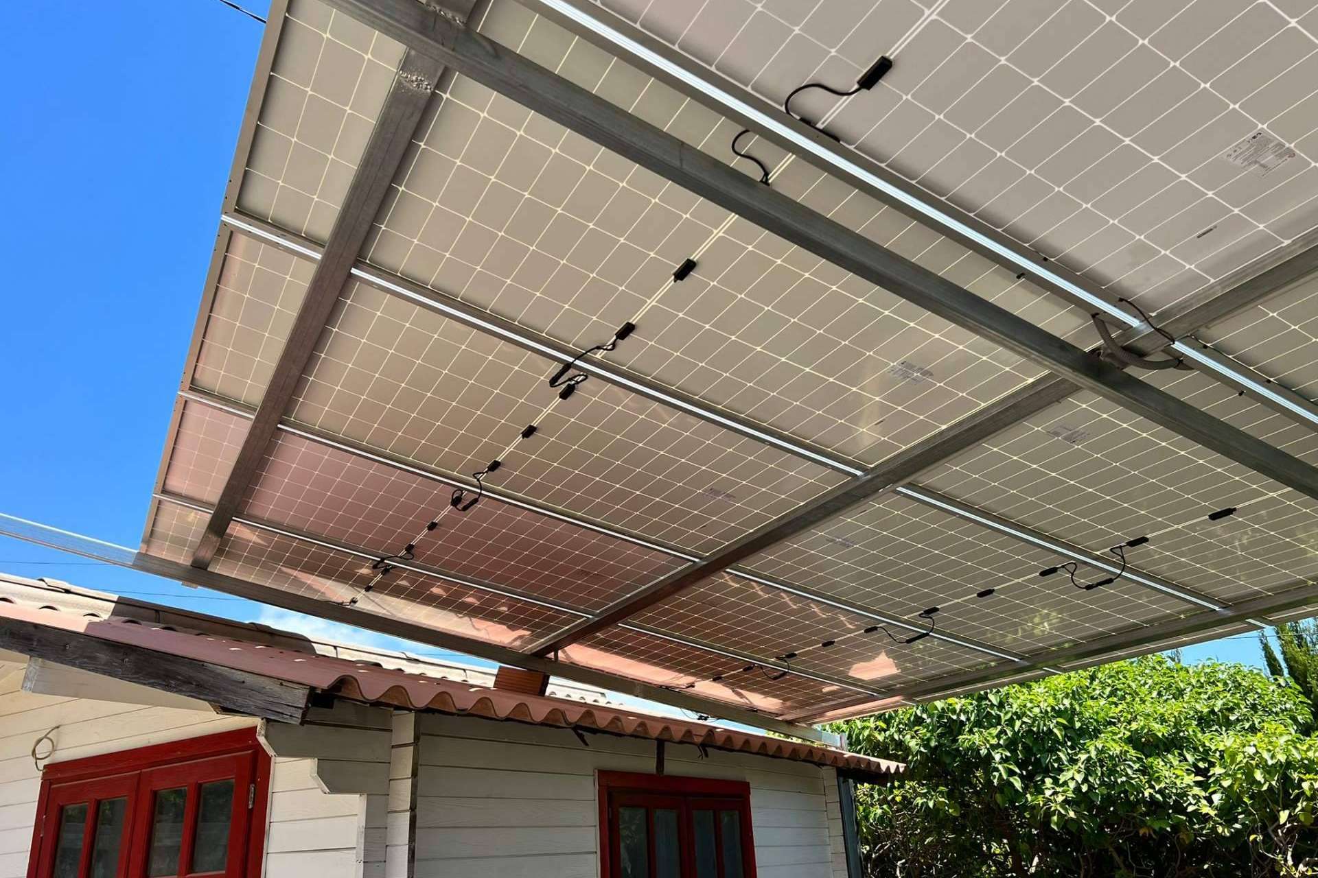 Por qué instalar una pérgola solar en el hogar es una de las mejores alternativas