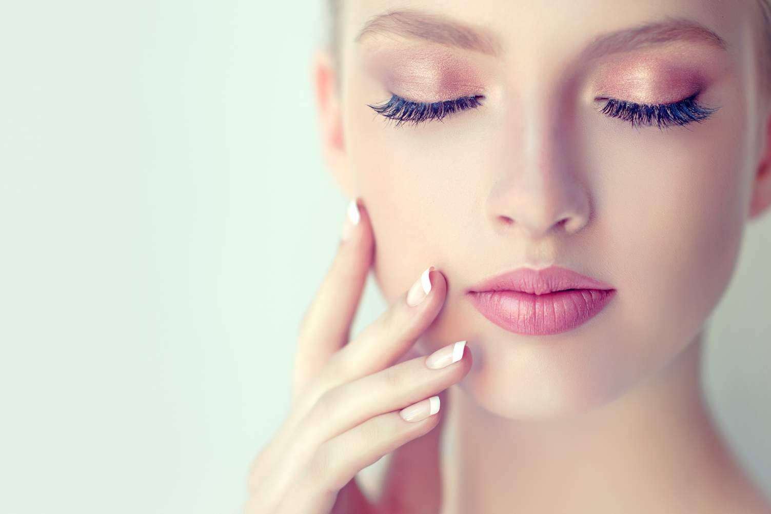 El tratamiento de rejuvenecimiento facial Ellanse en Santander de la mano de Elegansse