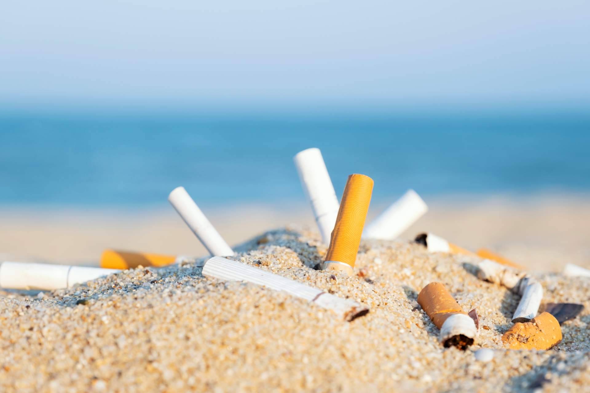 Las colillas de los cigarros, ¿dónde se pueden tirar?