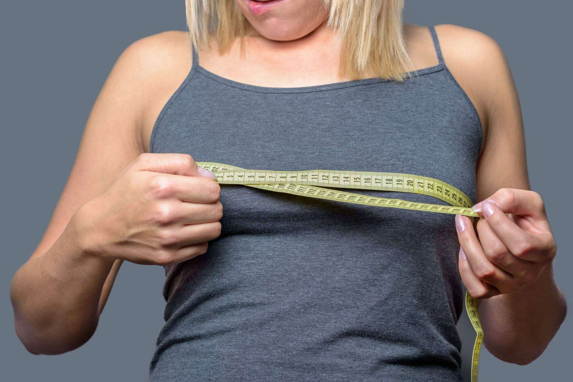 A2Clinic explica qué es la elevación de mamas o mastopexia