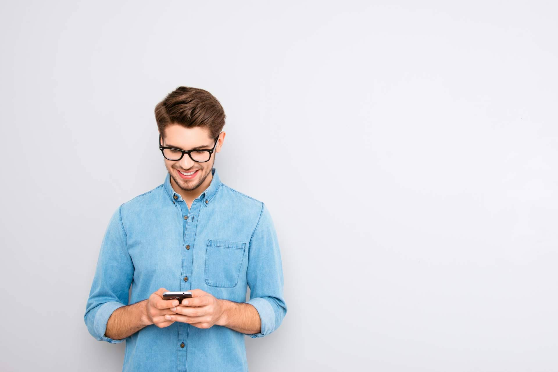 Thenowo es el comparador de seguros para móviles que permite contratar online al momento