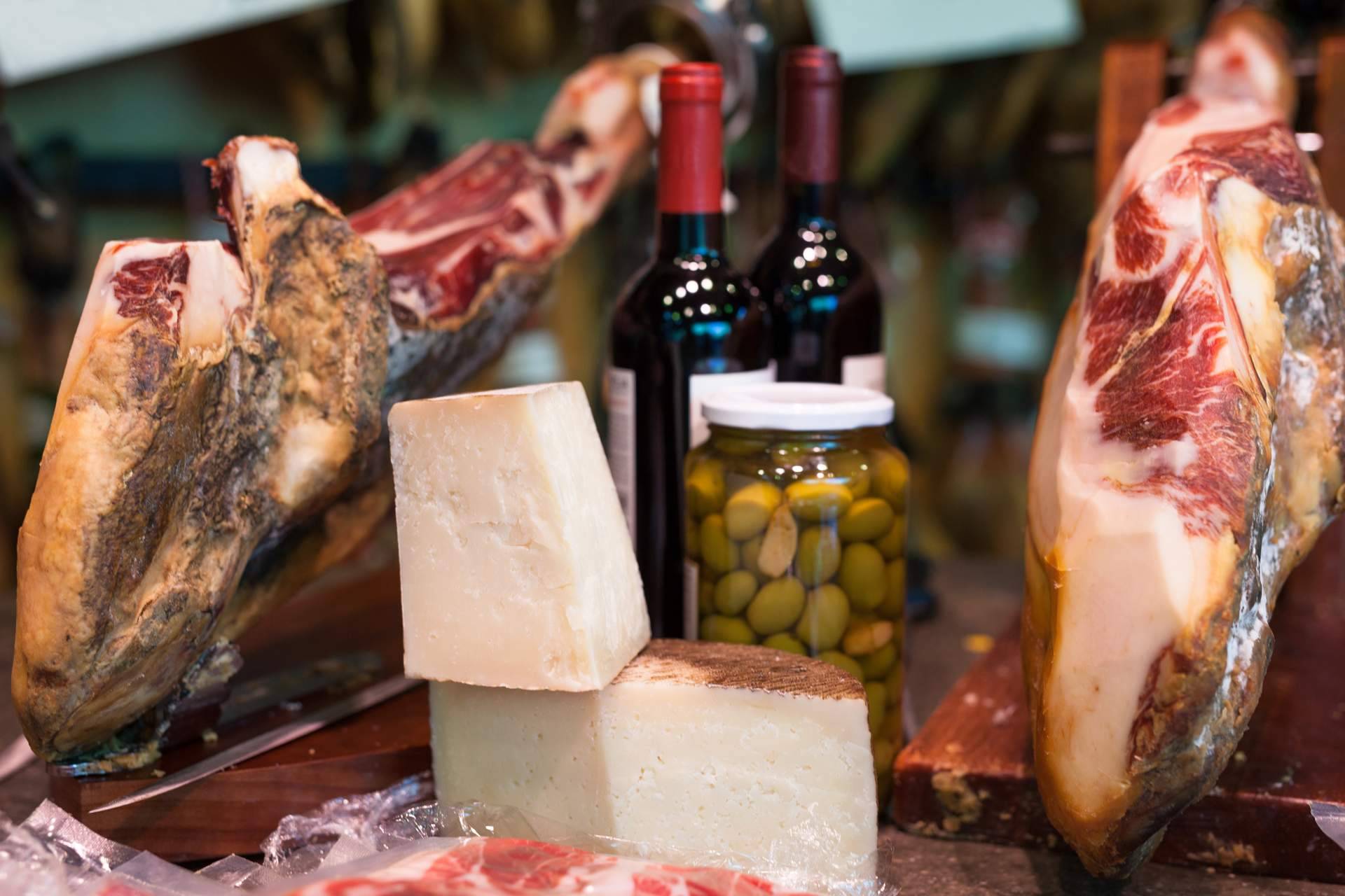 Bendita Extremadura ofrece variedad en cestas regalo