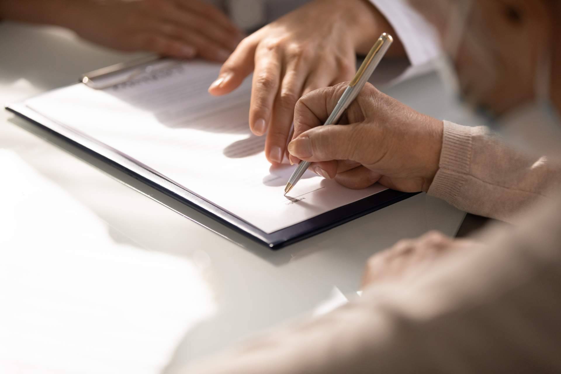 Servicio de vigilancia de marcas registradas y defensa frente al riesgo de confusión