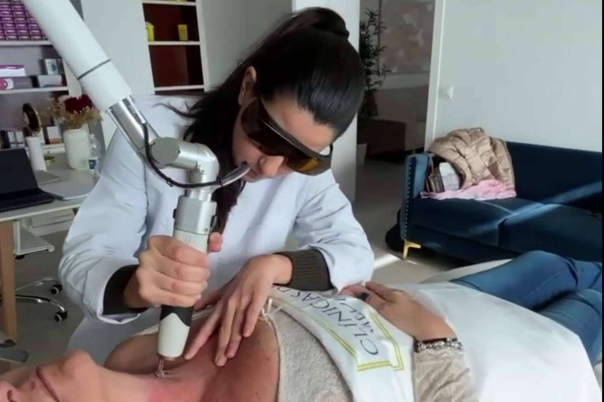 Eliminación de las varices en la clínica de Sevilla de la doctora Yasmin Al Adib